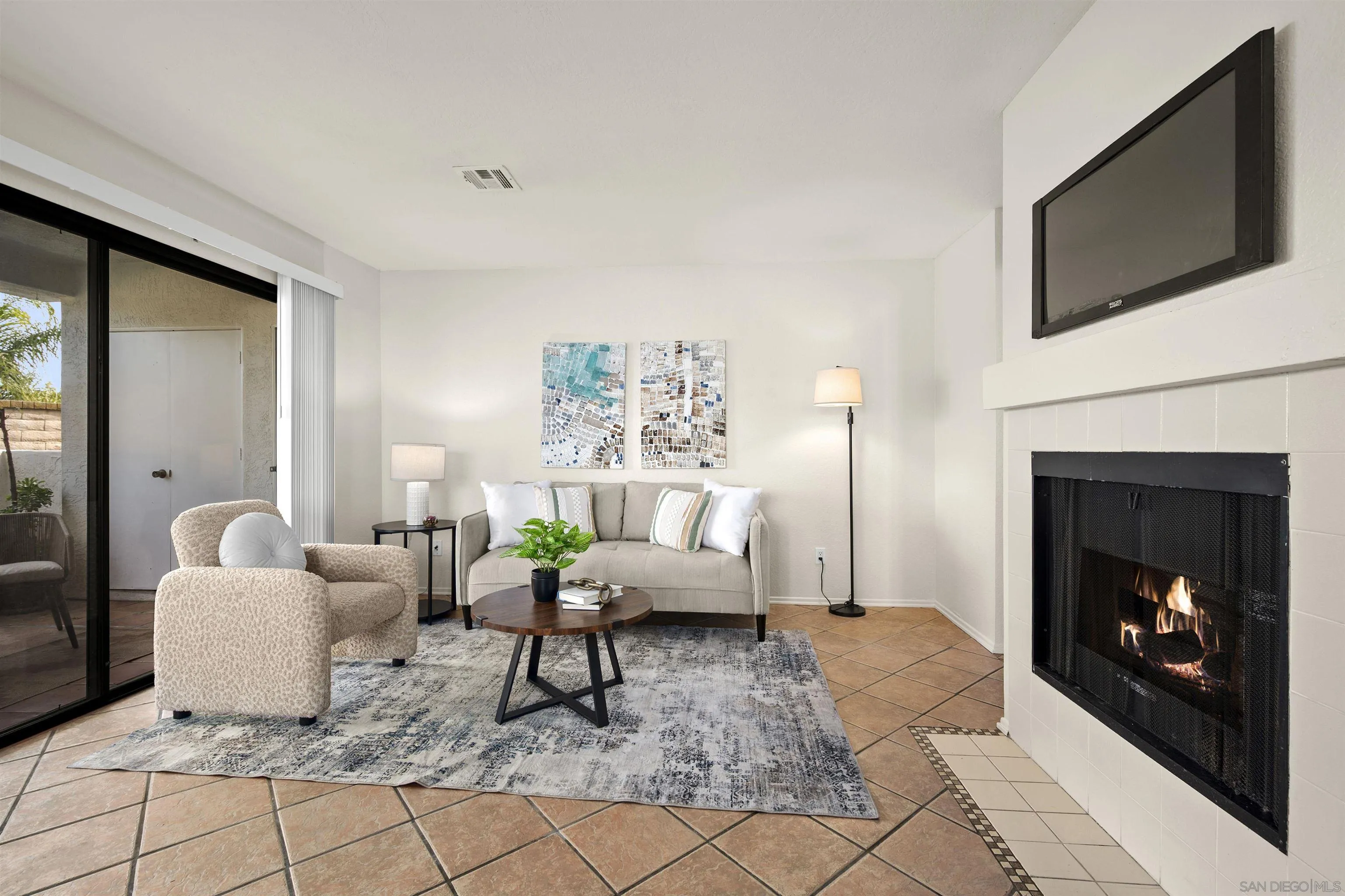 https://cdn.realtyfeed.com/cdn/127/260002651/70e78a13f4395480baa8542c799b3f74.webp