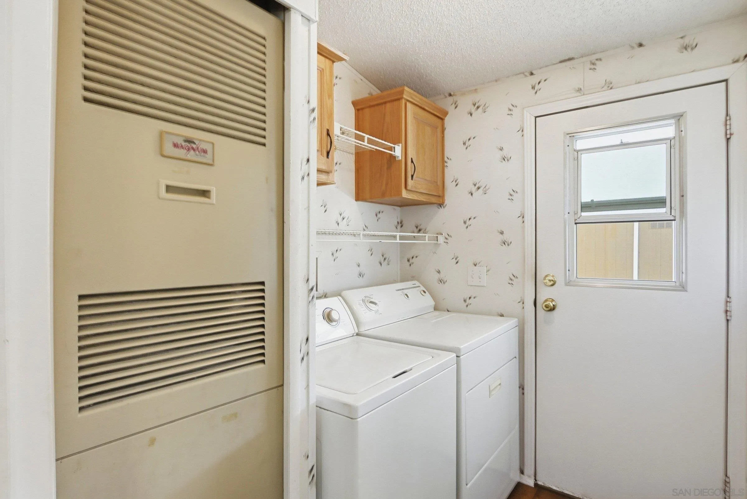 https://cdn.realtyfeed.com/cdn/127/260002671/5b8987c2a1ec8b0e964ef71c949b55d9.webp