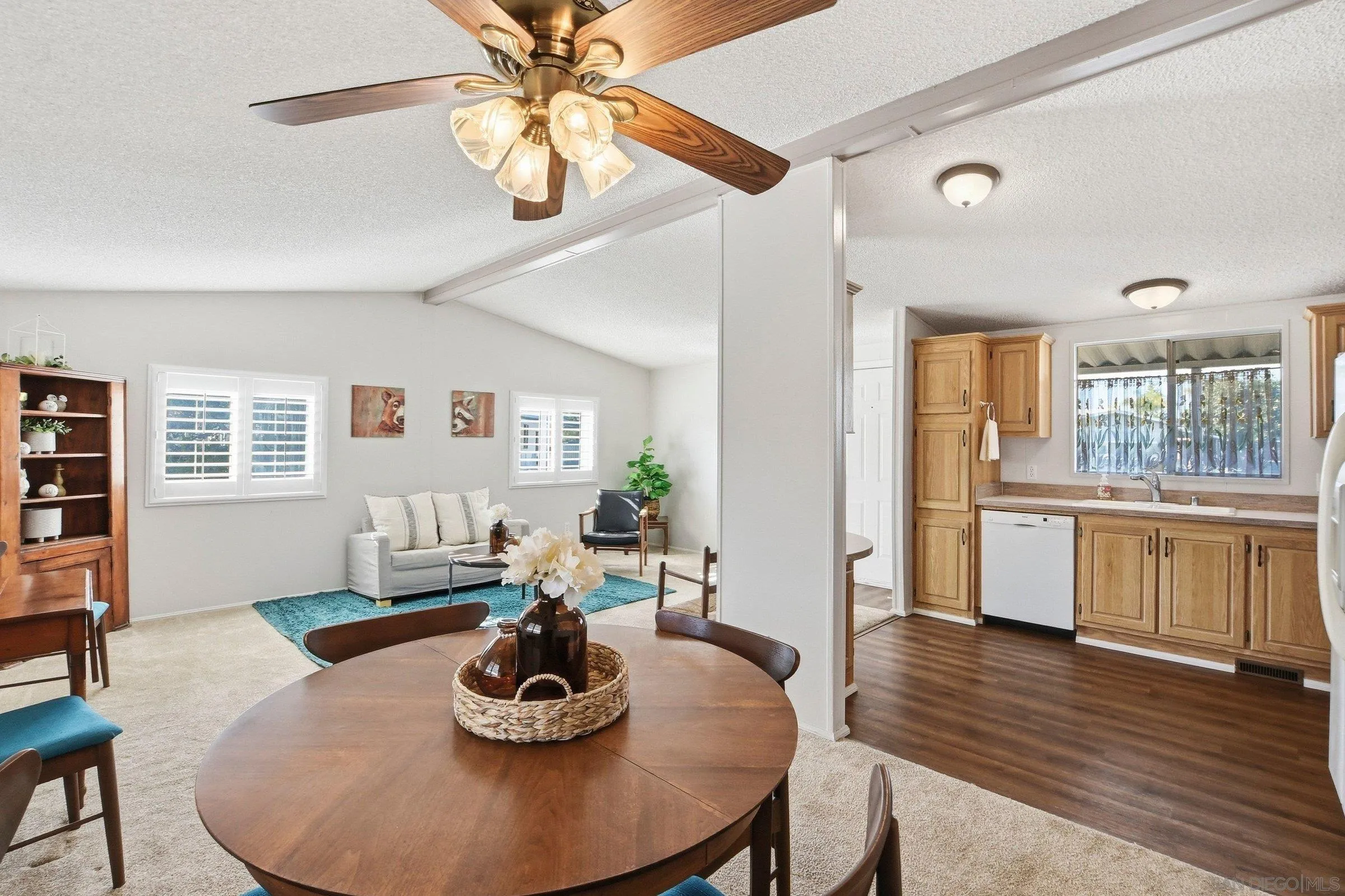 https://cdn.realtyfeed.com/cdn/127/260002671/7ddee5fc9eb84c0418360367a8b432f9.webp