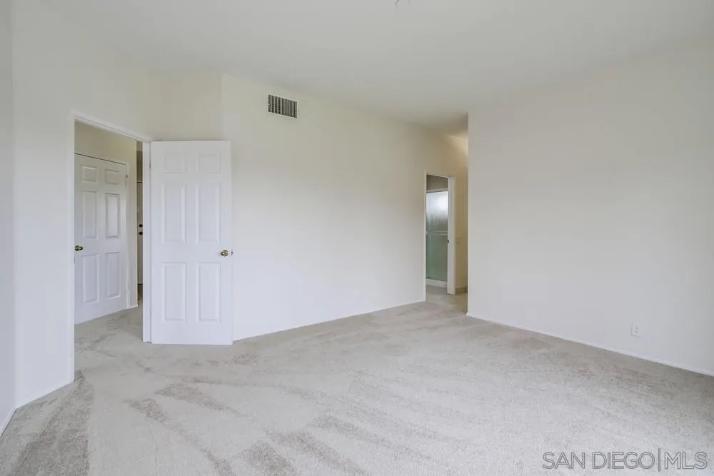 https://cdn.realtyfeed.com/cdn/127/260002675/502bd0a577d37b8cf0c1bee04d703d86.webp