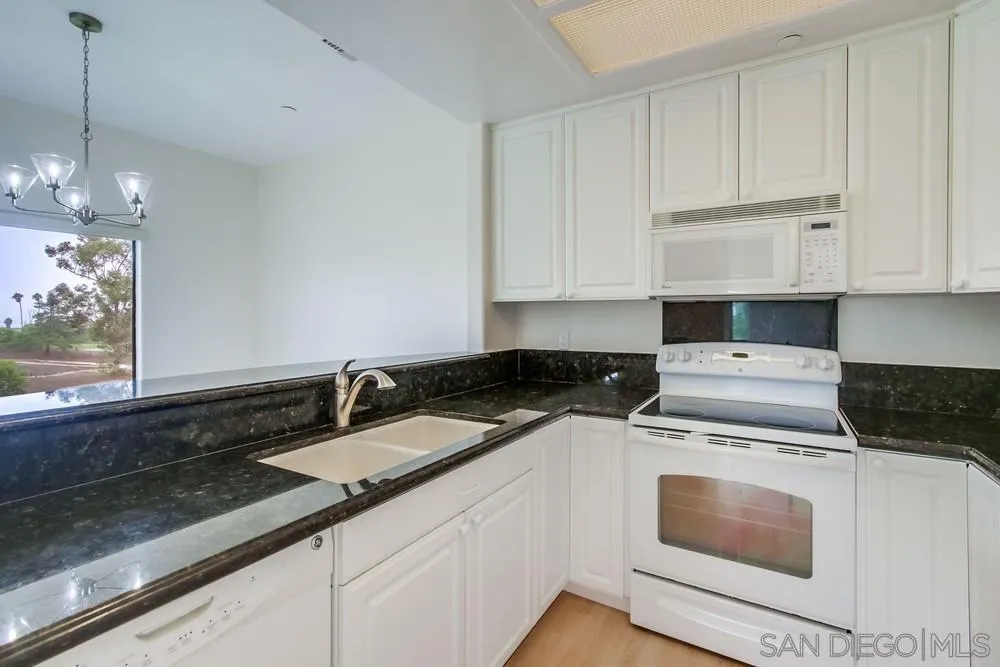 https://cdn.realtyfeed.com/cdn/127/260002675/e56181c8b18becab0a63e2351a261b03.webp