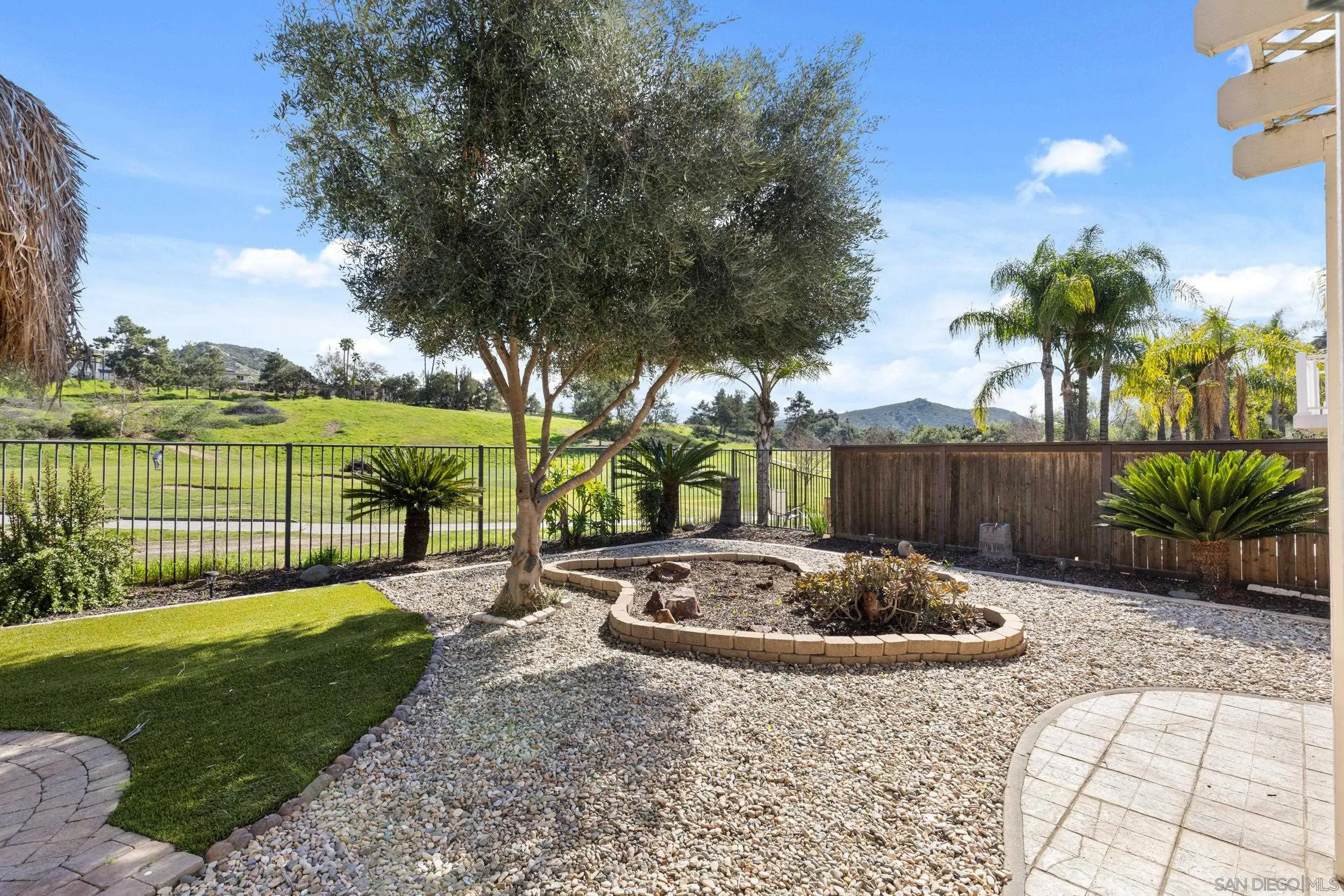 https://cdn.realtyfeed.com/cdn/127/260002676/2cf2c81f872b327d9816561aecc94ec2.webp