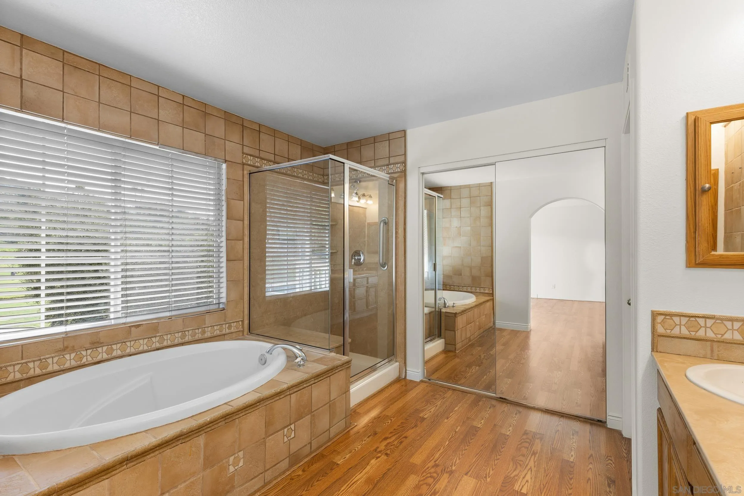https://cdn.realtyfeed.com/cdn/127/260002676/5c31e92260ad36d6150495170d6e3b4f.webp