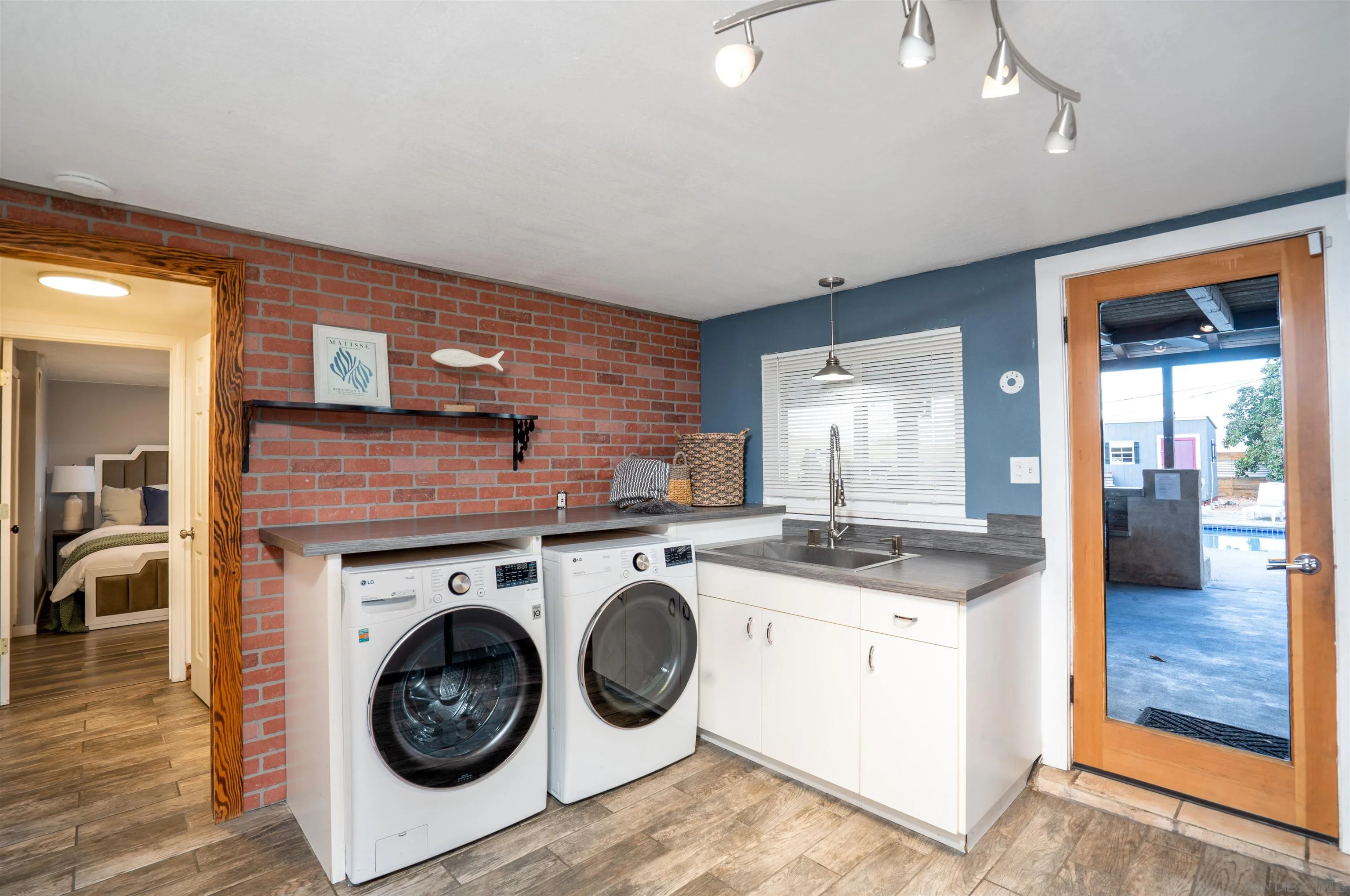 https://cdn.realtyfeed.com/cdn/127/260002677/88023d788f9df32756678e47c253aa23.webp