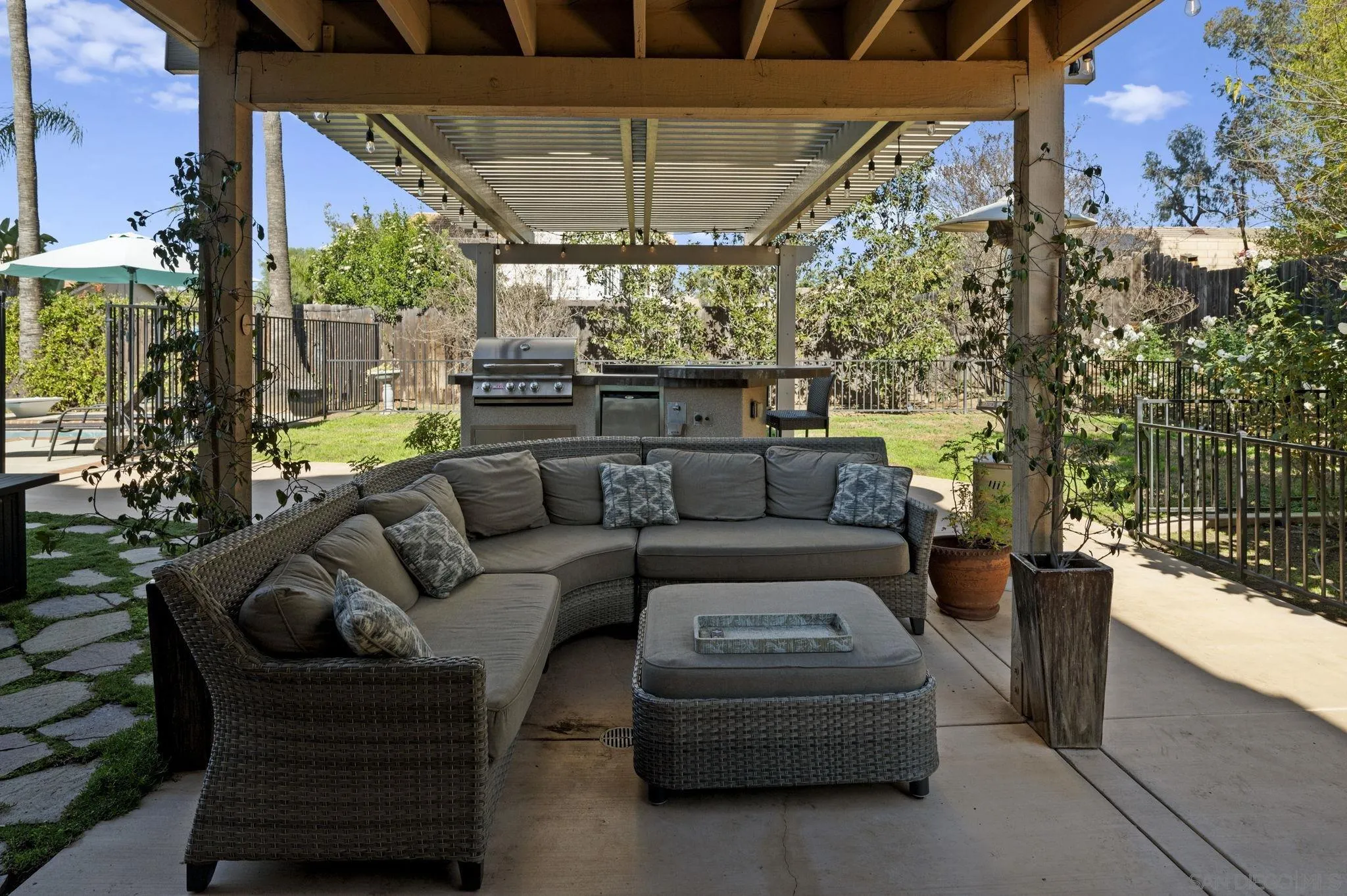 https://cdn.realtyfeed.com/cdn/127/260002678/3d56794654e859934f499128c48589b1.webp
