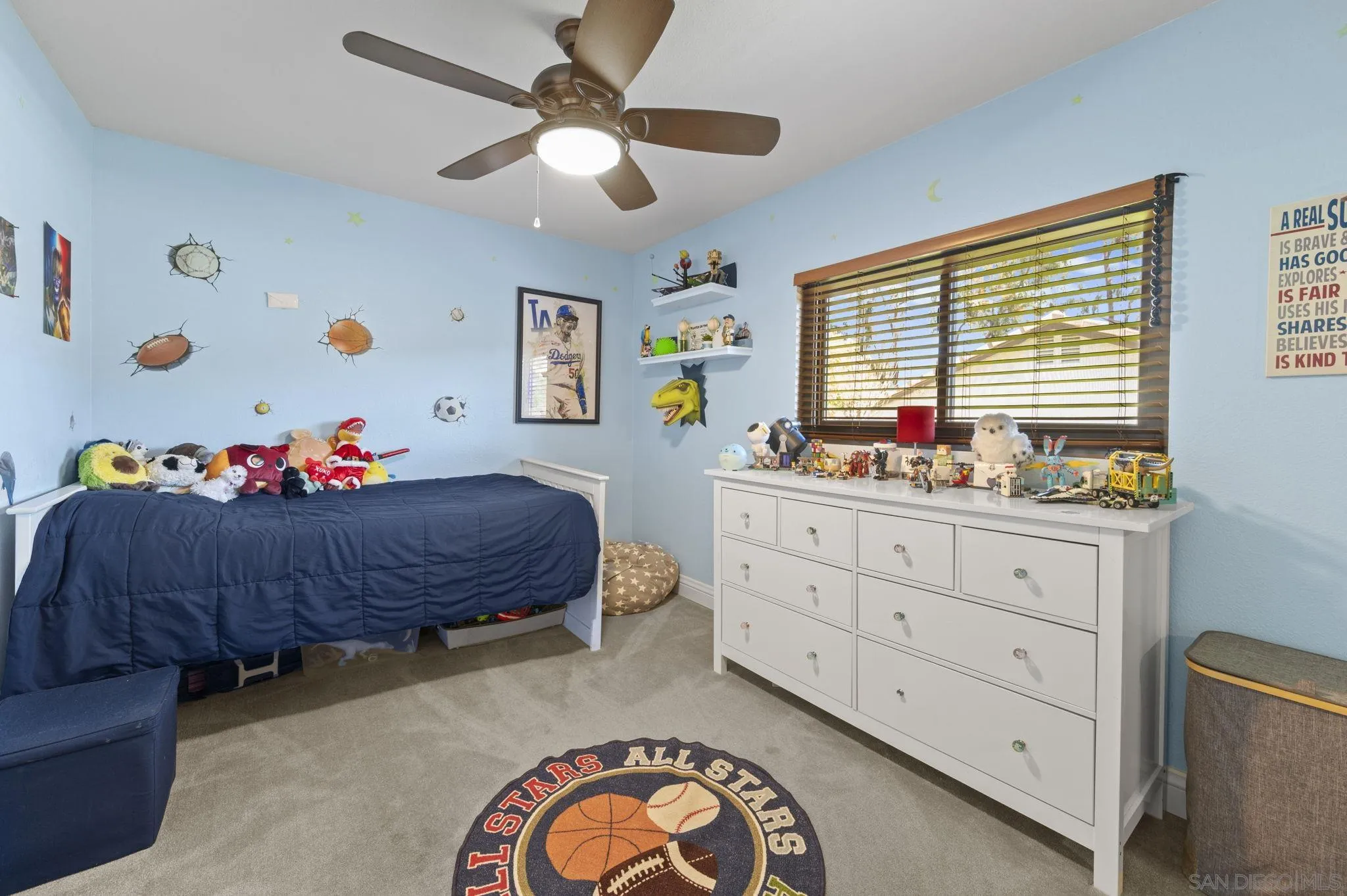 https://cdn.realtyfeed.com/cdn/127/260002678/568ac7c23e8279a0d7efb06d16c7f88c.webp