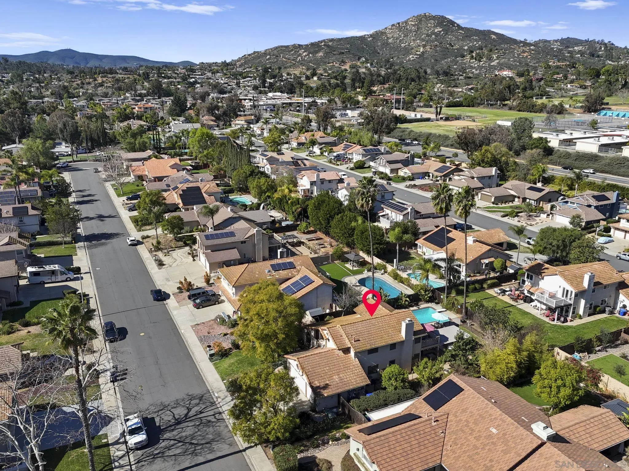 https://cdn.realtyfeed.com/cdn/127/260002678/826b6c97e115036b97330e06f7d086a2.webp