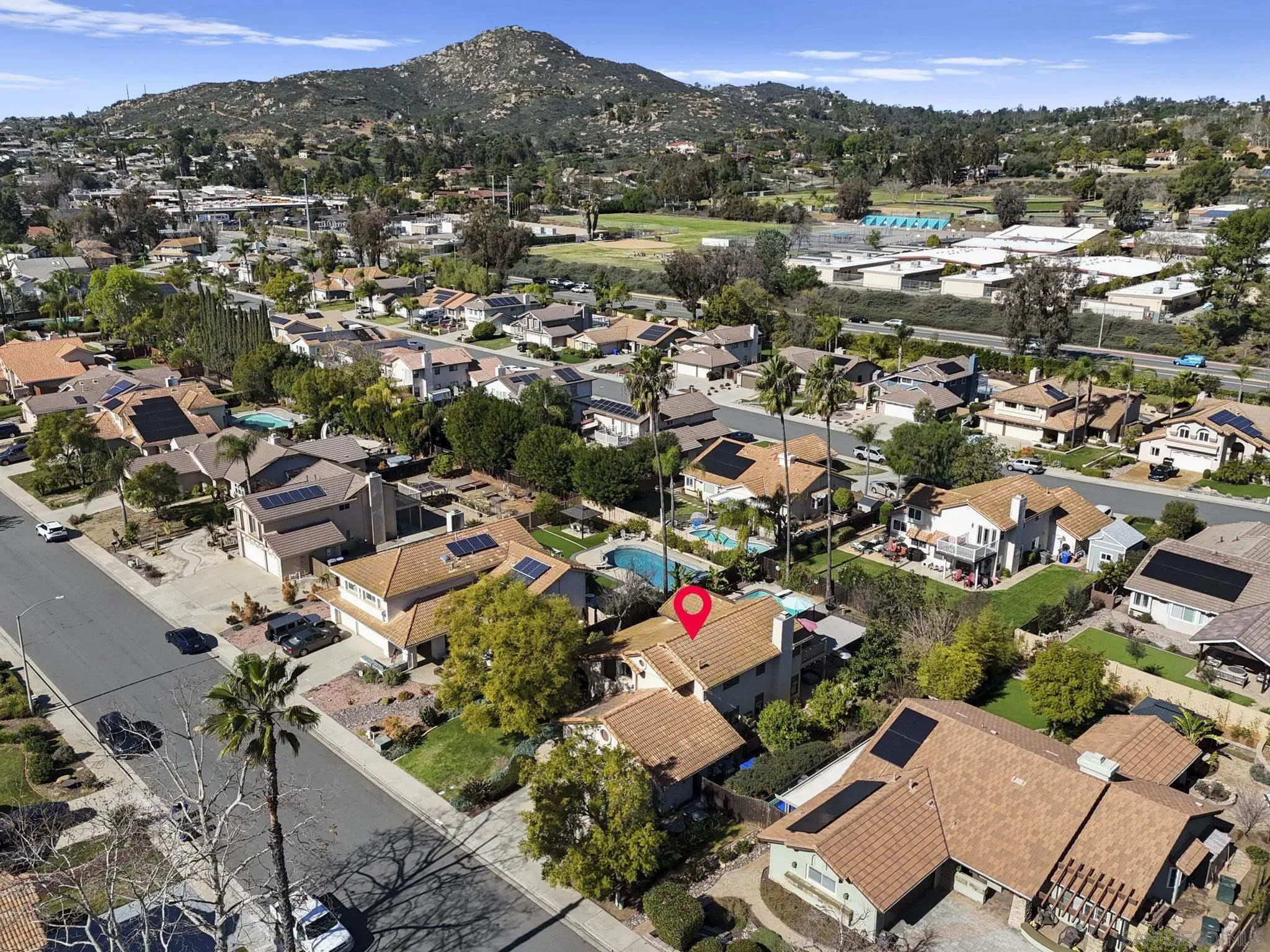 https://cdn.realtyfeed.com/cdn/127/260002678/aa3c297abfe8a74791410077e90be81d.webp