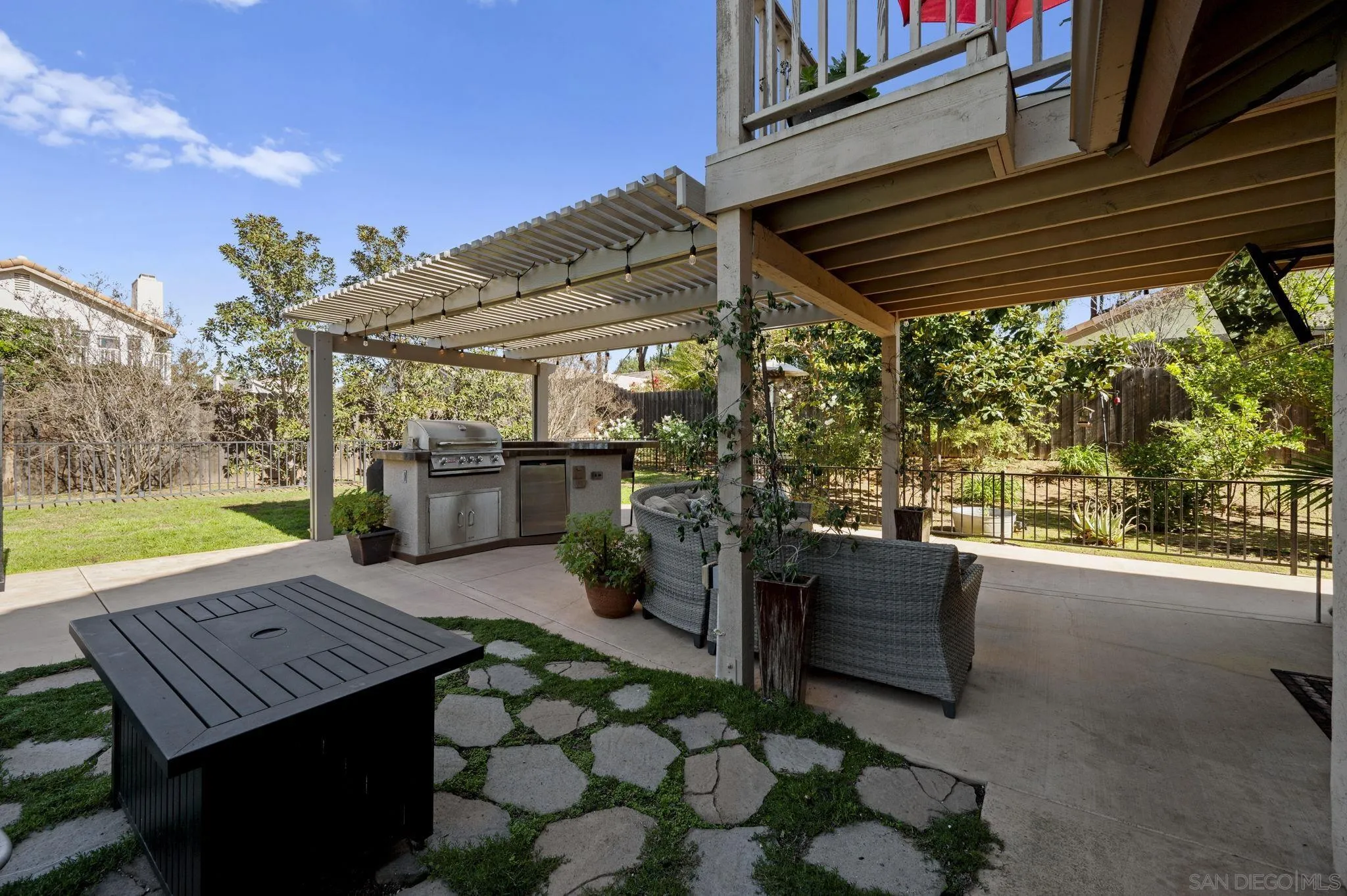 https://cdn.realtyfeed.com/cdn/127/260002678/ce600636e2be5f7f71c0d5c278861fb6.webp