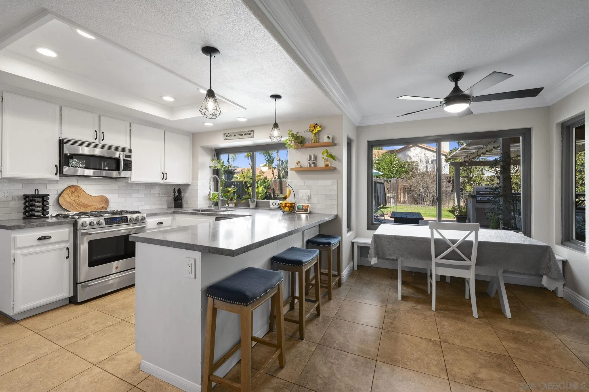 https://cdn.realtyfeed.com/cdn/127/260002678/e1afc44349d33302dba354f5447bd649.webp