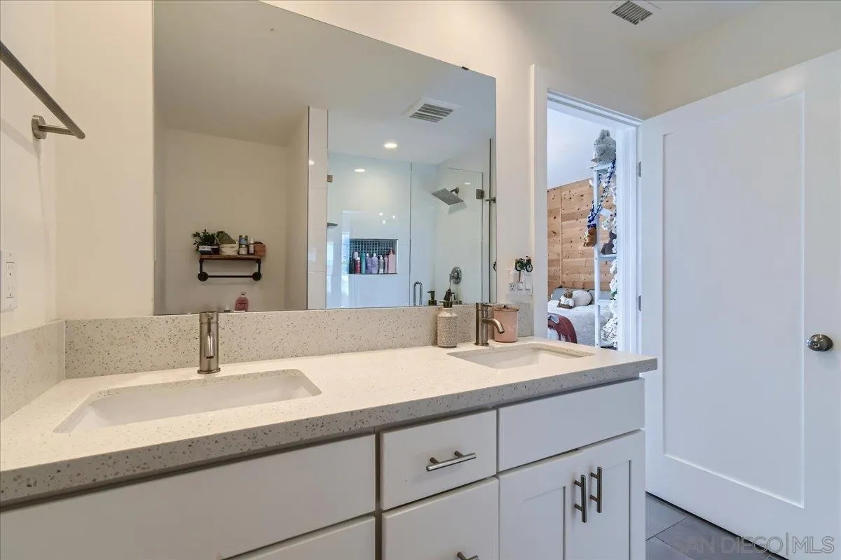 https://cdn.realtyfeed.com/cdn/127/260002683/b0e3ffa993f5945e10e3f4cae38a87fe.webp