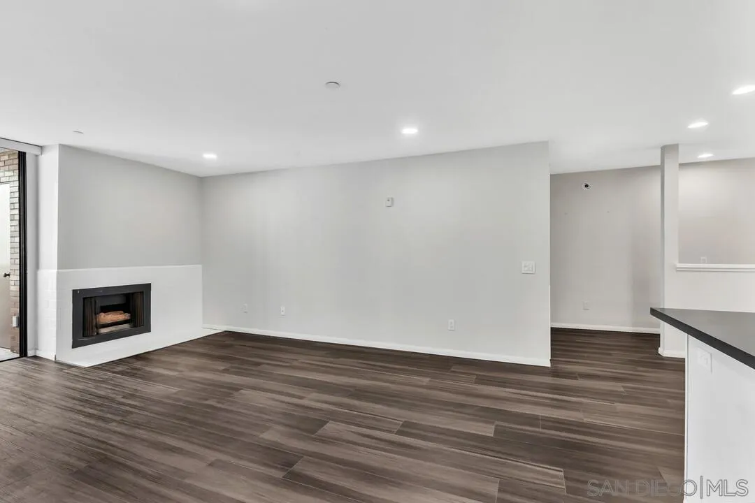 https://cdn.realtyfeed.com/cdn/127/260002688/50e29f2256586bd8393f5d958f2be62c.webp