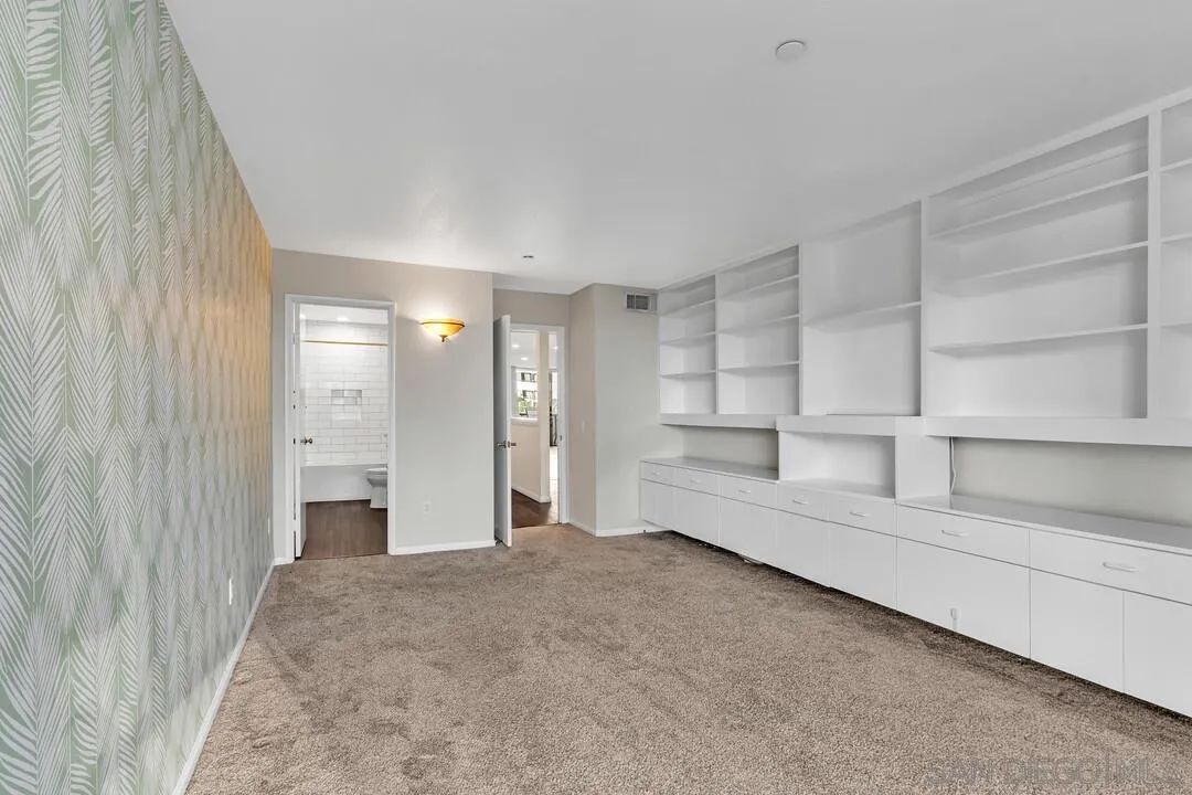 https://cdn.realtyfeed.com/cdn/127/260002688/a179496af388ce8c3b792e2e70eda2c1.webp