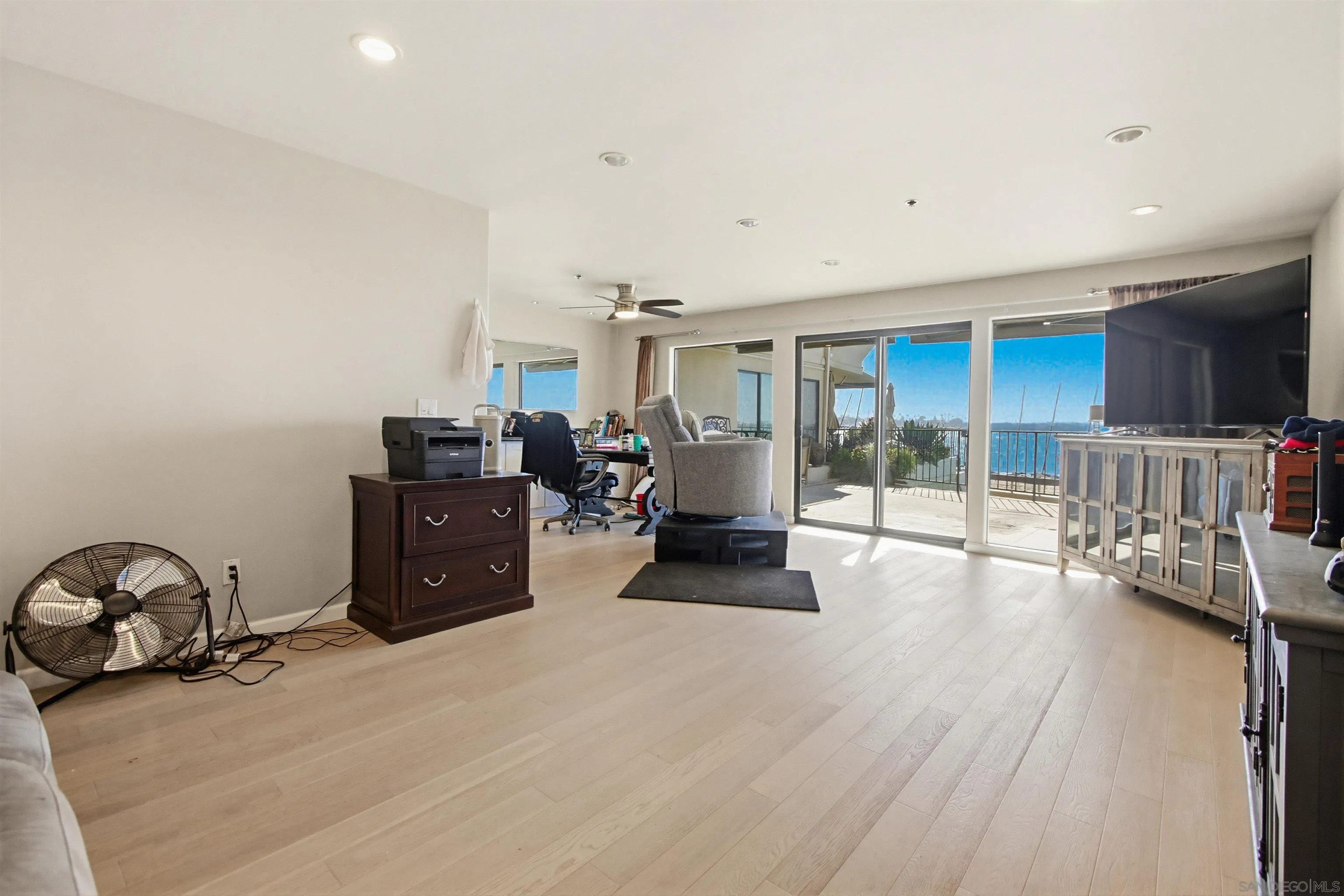 https://cdn.realtyfeed.com/cdn/127/260002691/8dd1ec289775675924c1b819aa6248b8.webp