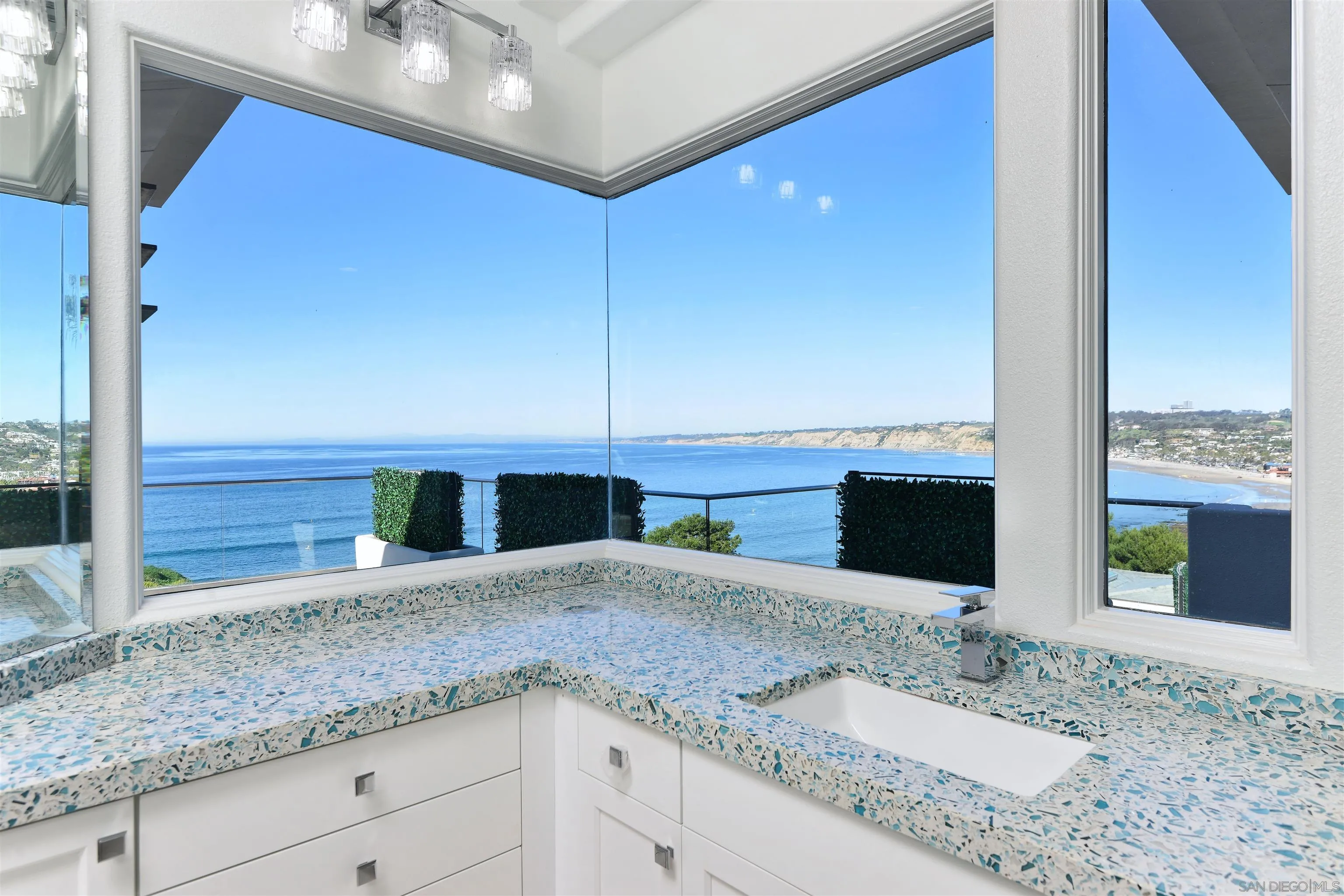 https://cdn.realtyfeed.com/cdn/127/260002692/a5d8e3ddf8d92923d5b938ec009e2624.webp