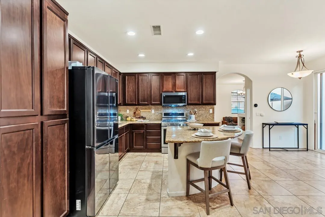 https://cdn.realtyfeed.com/cdn/127/260002703/0b11a63f0cf4a97bb720f2af77032de0.webp