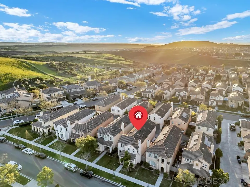 https://cdn.realtyfeed.com/cdn/127/260002703/4f76b81f147f40657452921165d18437.webp