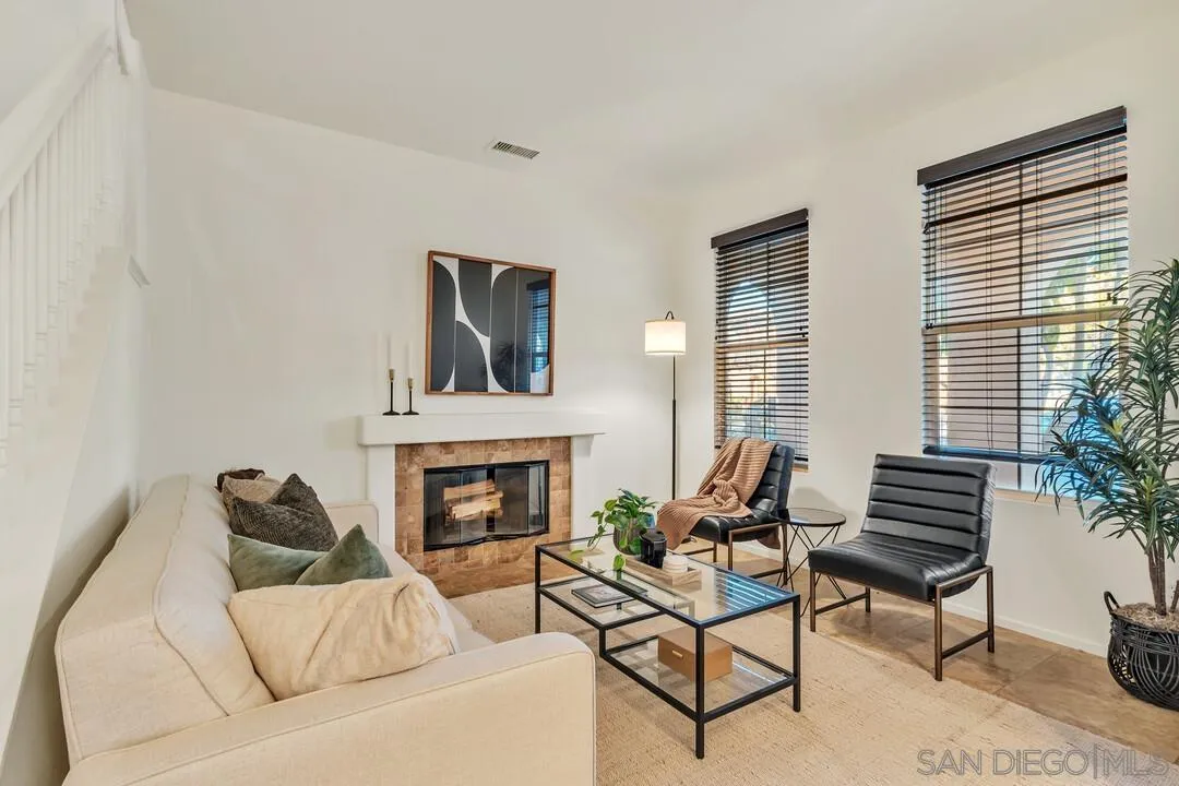 https://cdn.realtyfeed.com/cdn/127/260002703/ddd6398eed35e52c559a344eac93e85e.webp
