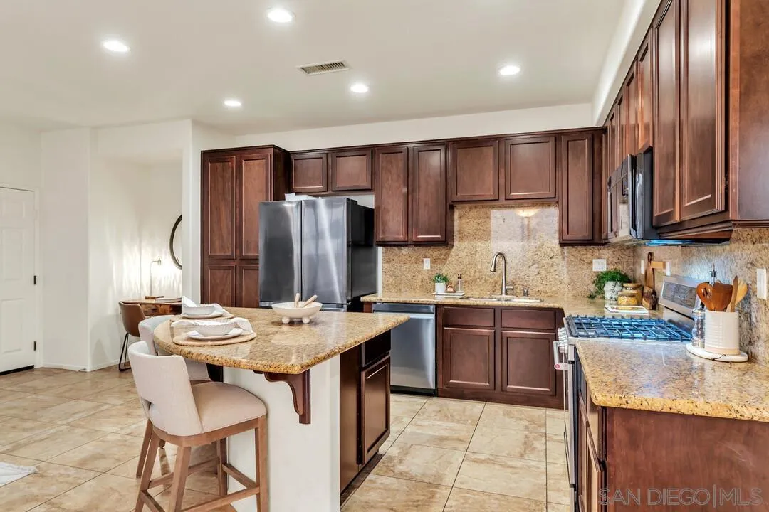 https://cdn.realtyfeed.com/cdn/127/260002703/e175c8f6c89b979cae6887774ecaf531.webp