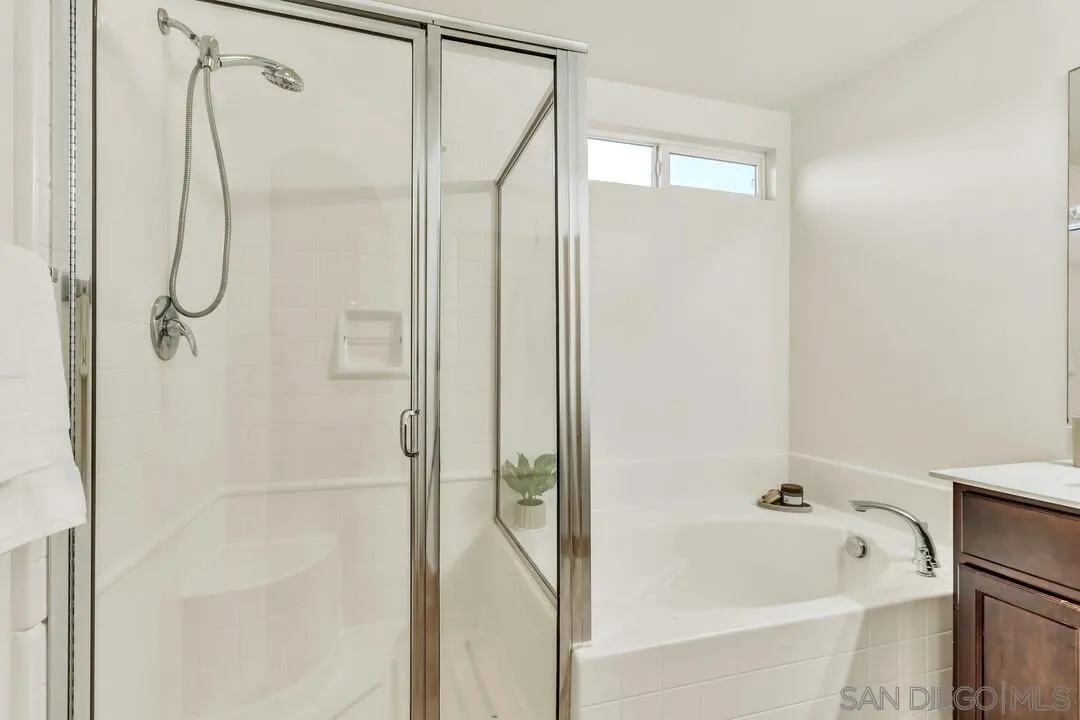 https://cdn.realtyfeed.com/cdn/127/260002703/ec20945c1d58deba11d9679cf963c64a.webp