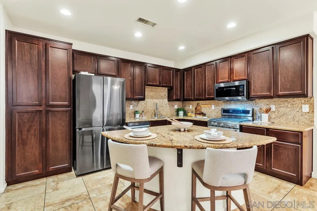https://cdn.realtyfeed.com/cdn/127/260002703/f52e3229c15772f686947e586ea51fe9.webp