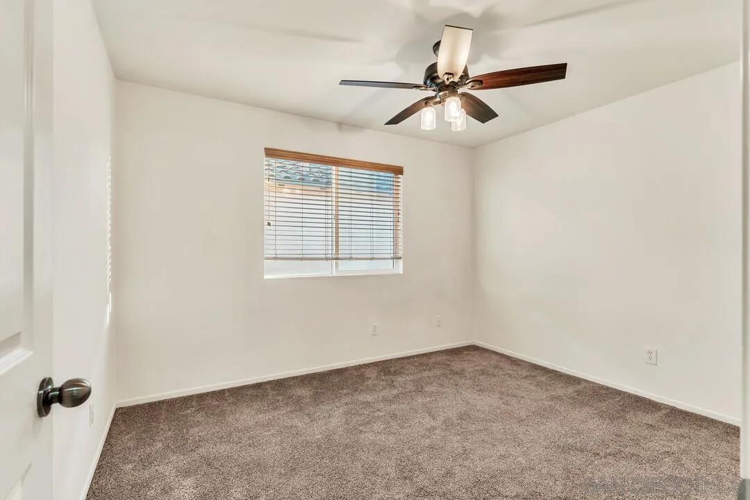 https://cdn.realtyfeed.com/cdn/127/260002703/f9241cfee773061444143db771c05e32.webp