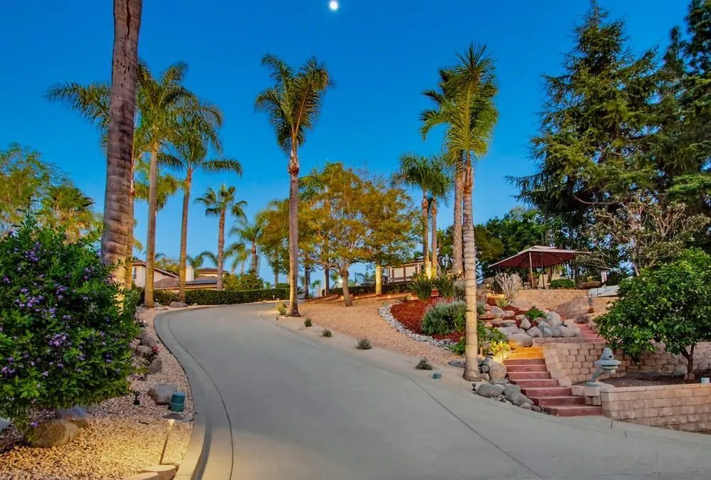 https://cdn.realtyfeed.com/cdn/127/260002709/f04482cb08462c09c9a44fa6cb5db329.webp