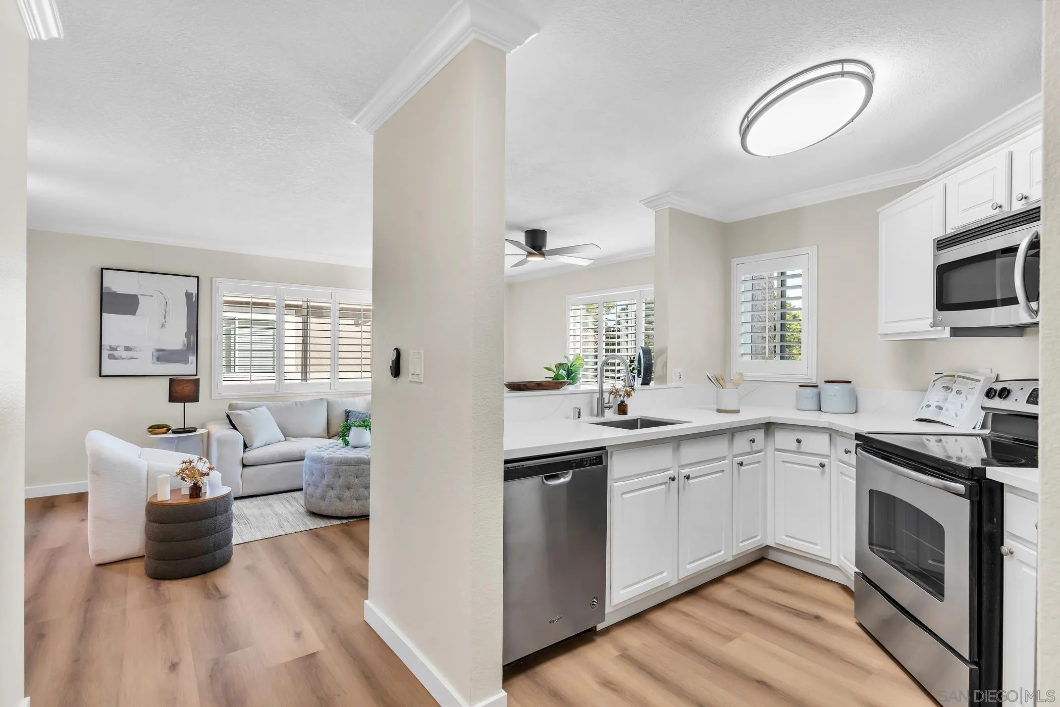 https://cdn.realtyfeed.com/cdn/127/260002716/02557e9f8949ba86338404a739c05a25.webp