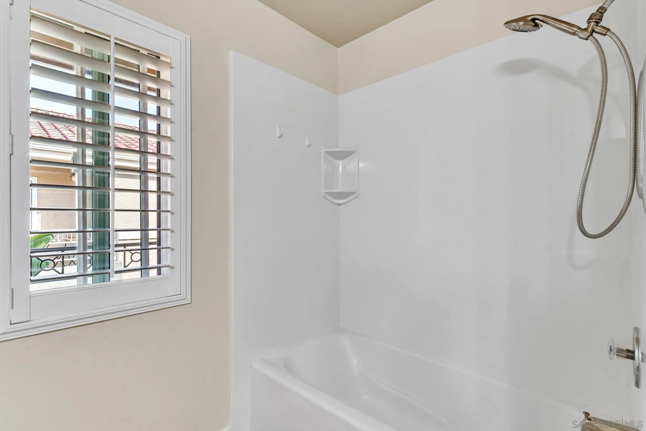 https://cdn.realtyfeed.com/cdn/127/260002716/298c1736fa2d6dd154139f1ce4bc68ec.webp