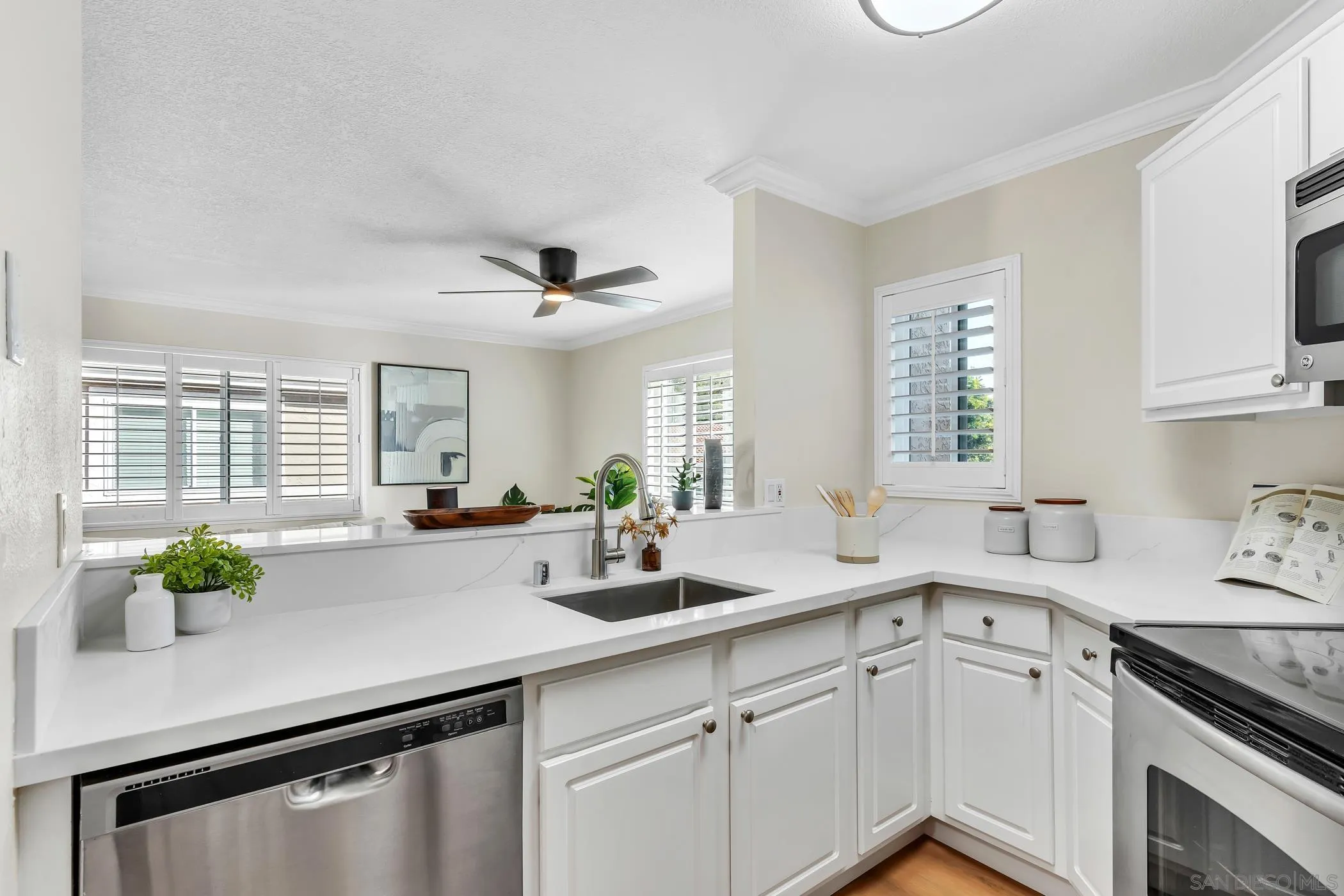 https://cdn.realtyfeed.com/cdn/127/260002716/3d2d6e6a80ac1d0d070df6406d255964.webp