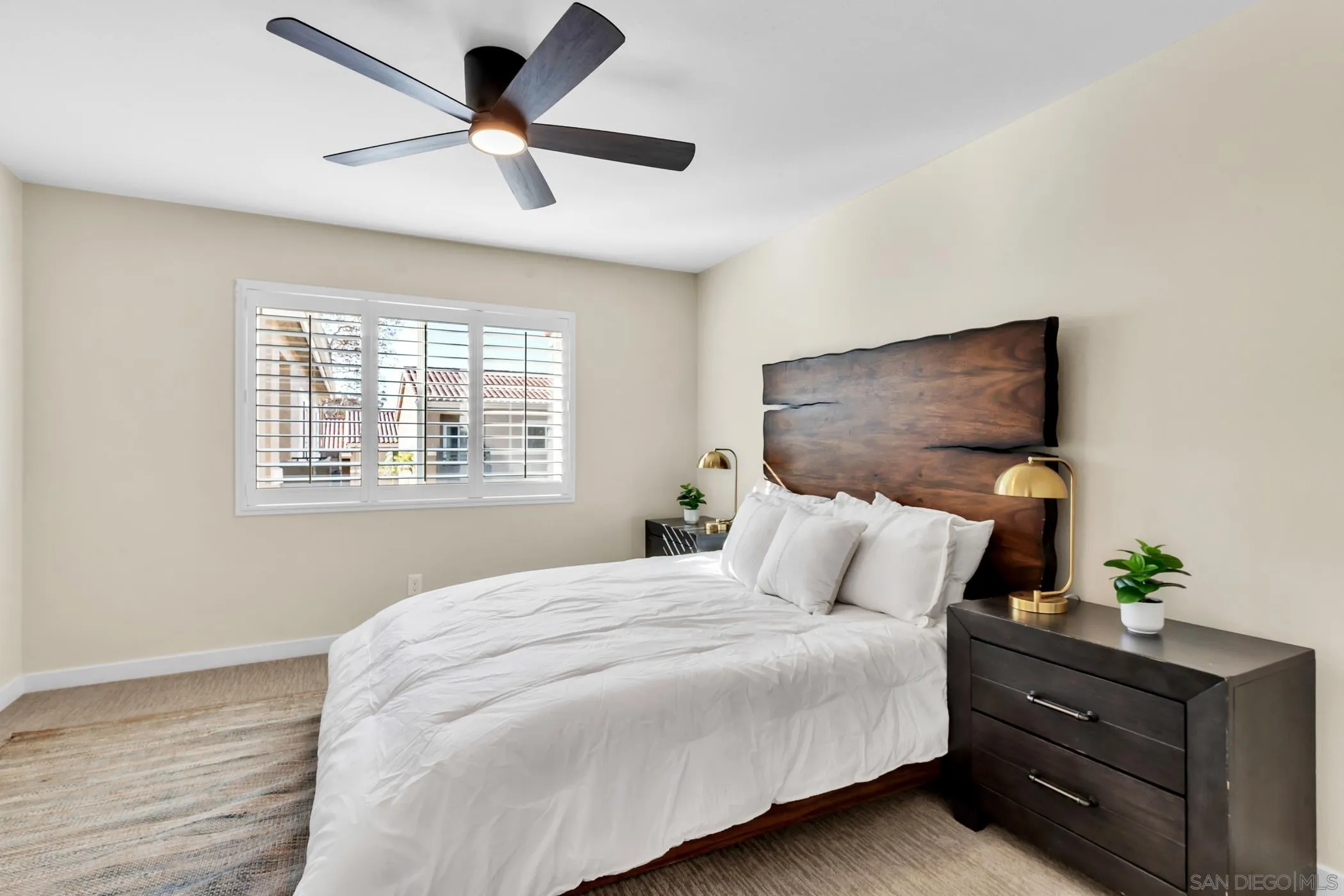https://cdn.realtyfeed.com/cdn/127/260002716/cbe628f54df5e4420968d8f129f24581.webp