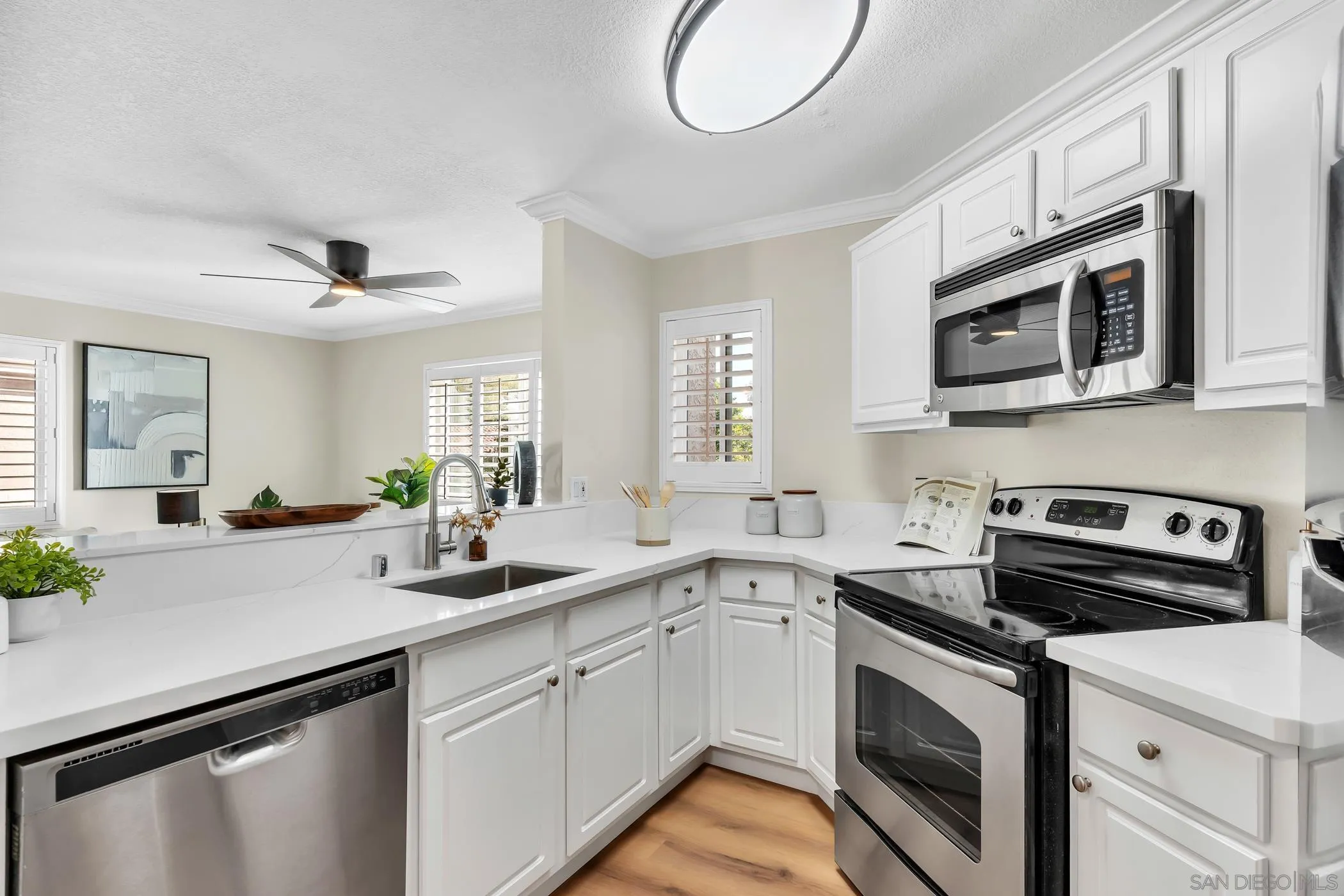 https://cdn.realtyfeed.com/cdn/127/260002716/fa02ed48b276188d9c555e53a398022c.webp