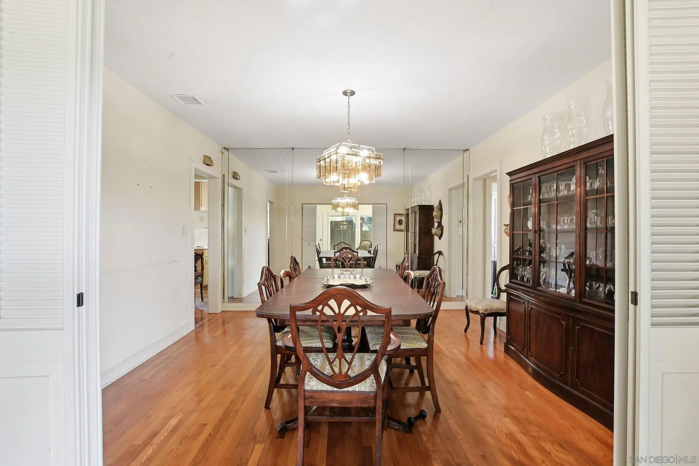 https://cdn.realtyfeed.com/cdn/127/260002718/3eedafc8415936e49c764153f4ee5c92.webp
