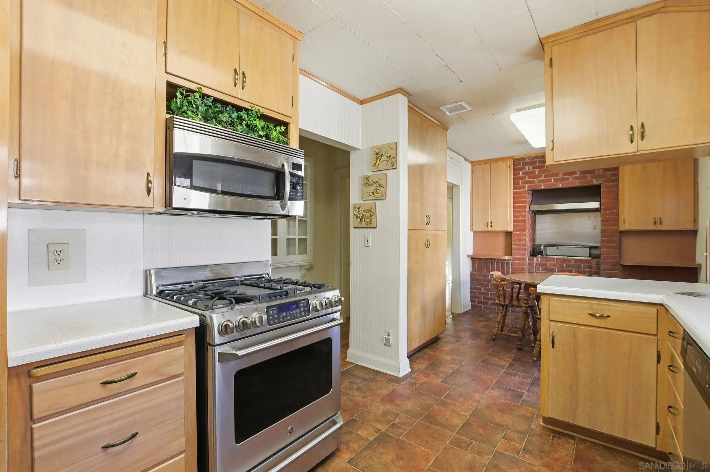 https://cdn.realtyfeed.com/cdn/127/260002718/669352fd47182c636eb97e4b21a4b4f6.webp
