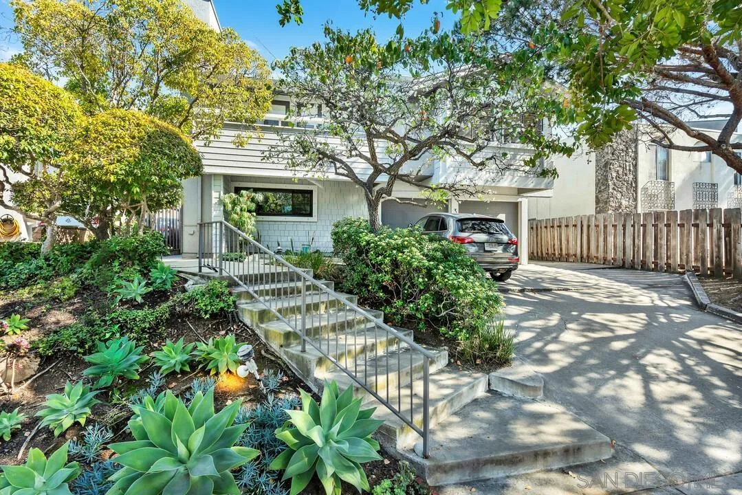FEATURED LISTINGS