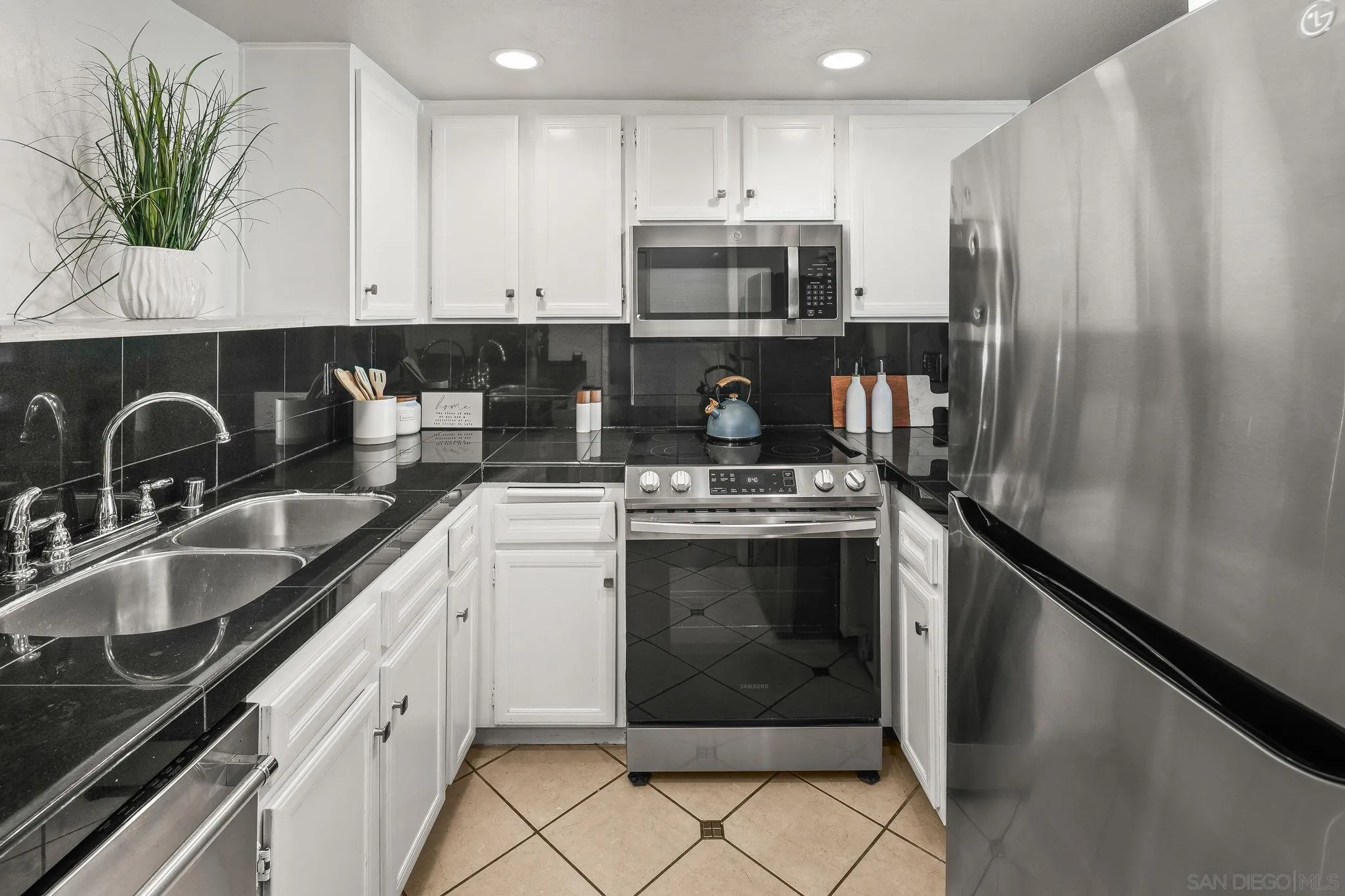 Photo #5: 260002720 Listing: Photo #5