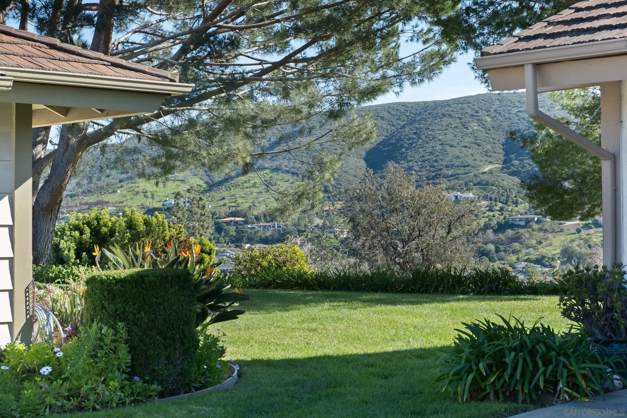 https://cdn.realtyfeed.com/cdn/127/260002723/ba0b57aff33c99d9f5e44d86826bc295.webp