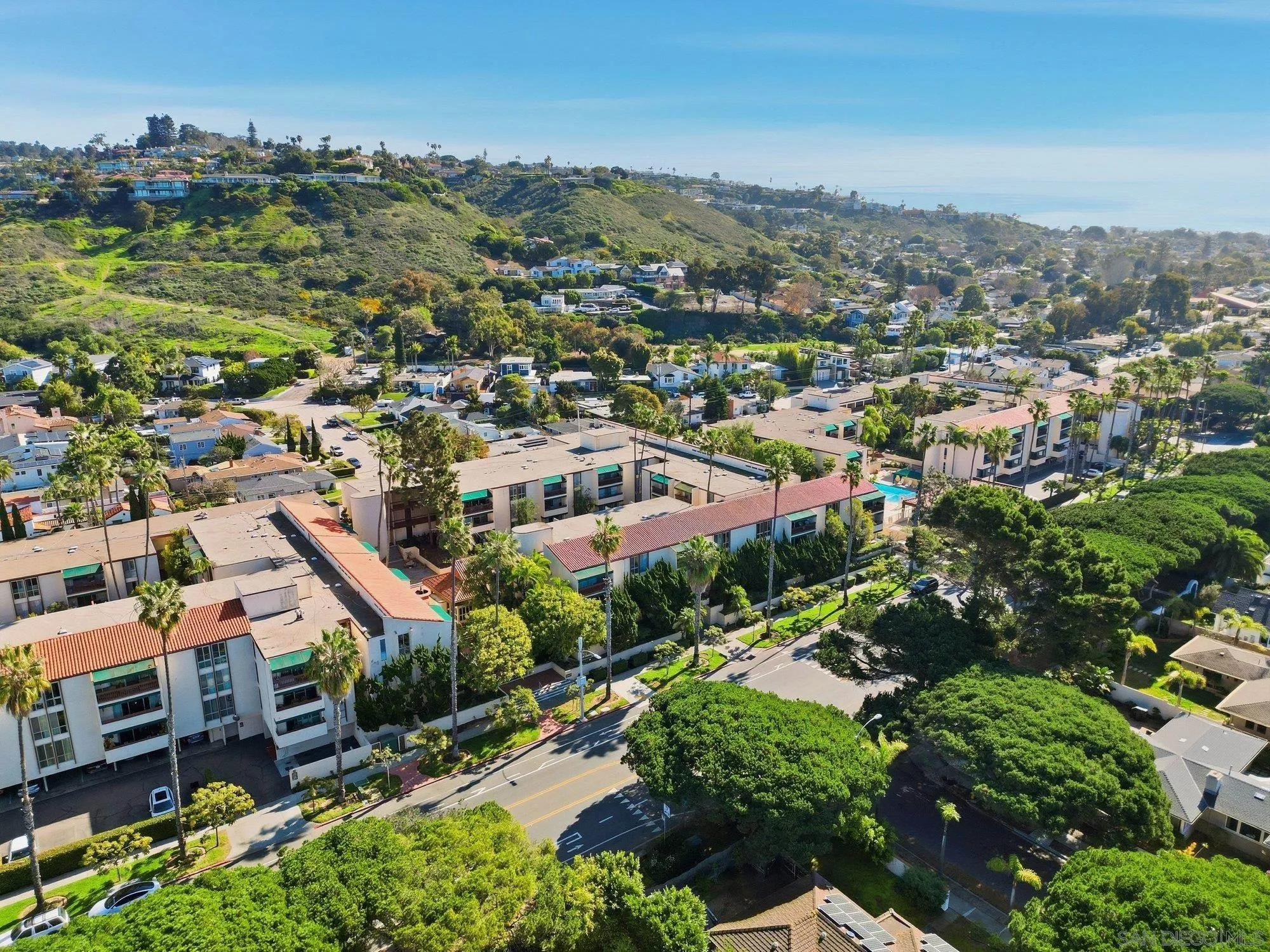 https://cdn.realtyfeed.com/cdn/127/260002726/191701357d25089527573f56302a1ed3.webp