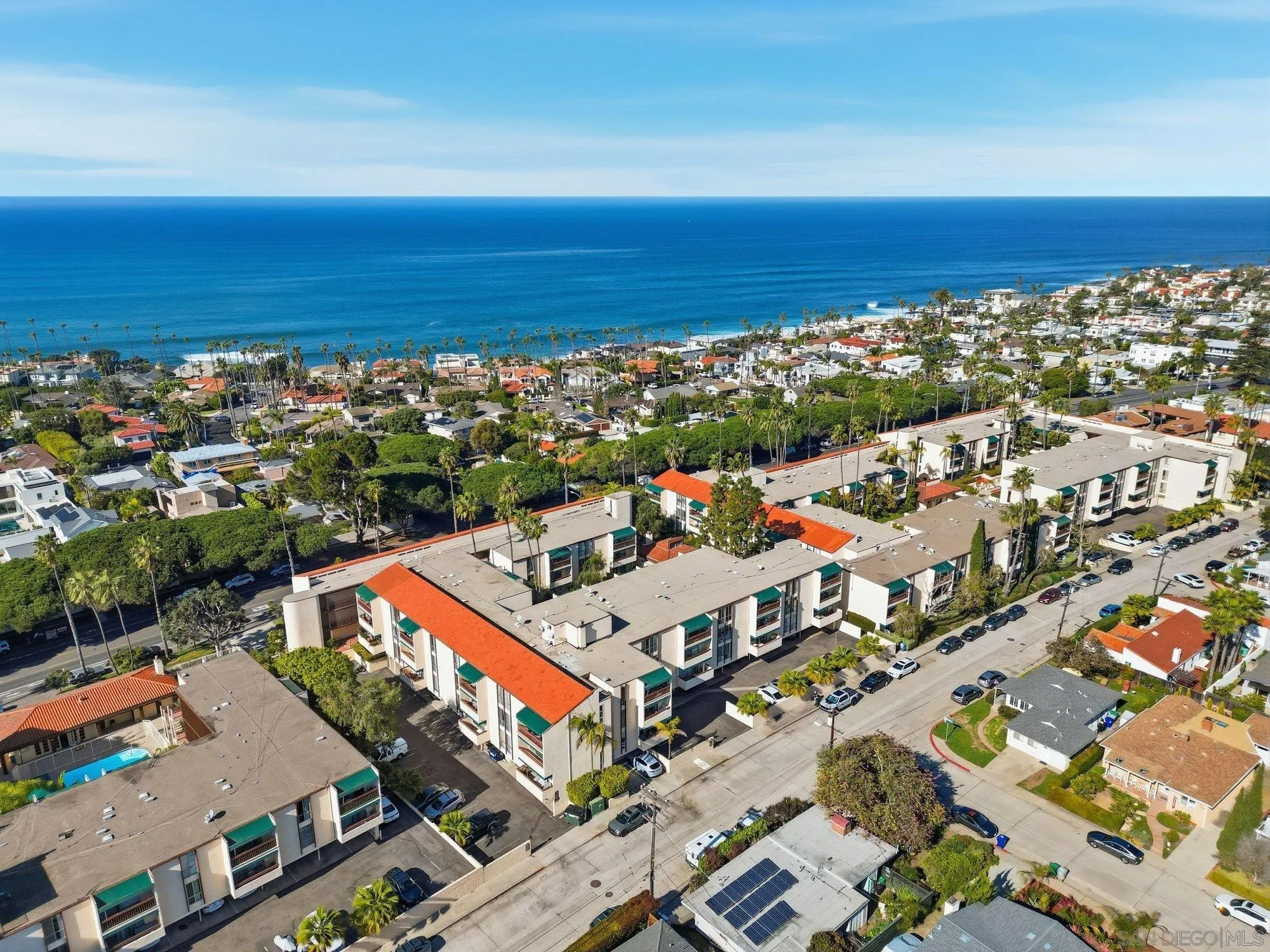 https://cdn.realtyfeed.com/cdn/127/260002726/50294bbb9623458bcf51af36bd0227b9.webp