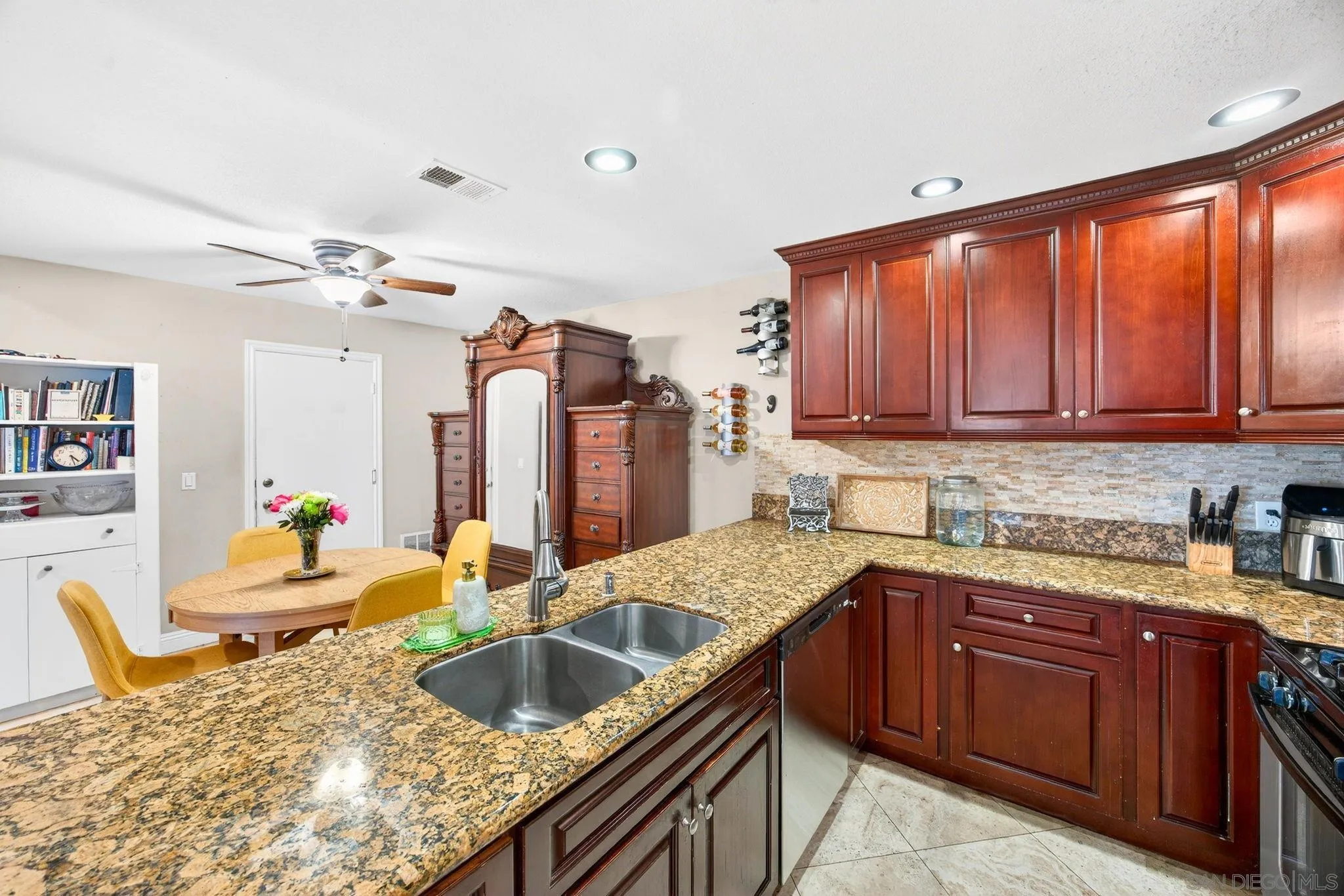 https://cdn.realtyfeed.com/cdn/127/260002730/37fa424d961ec739b7ea29a021e27f9c.webp