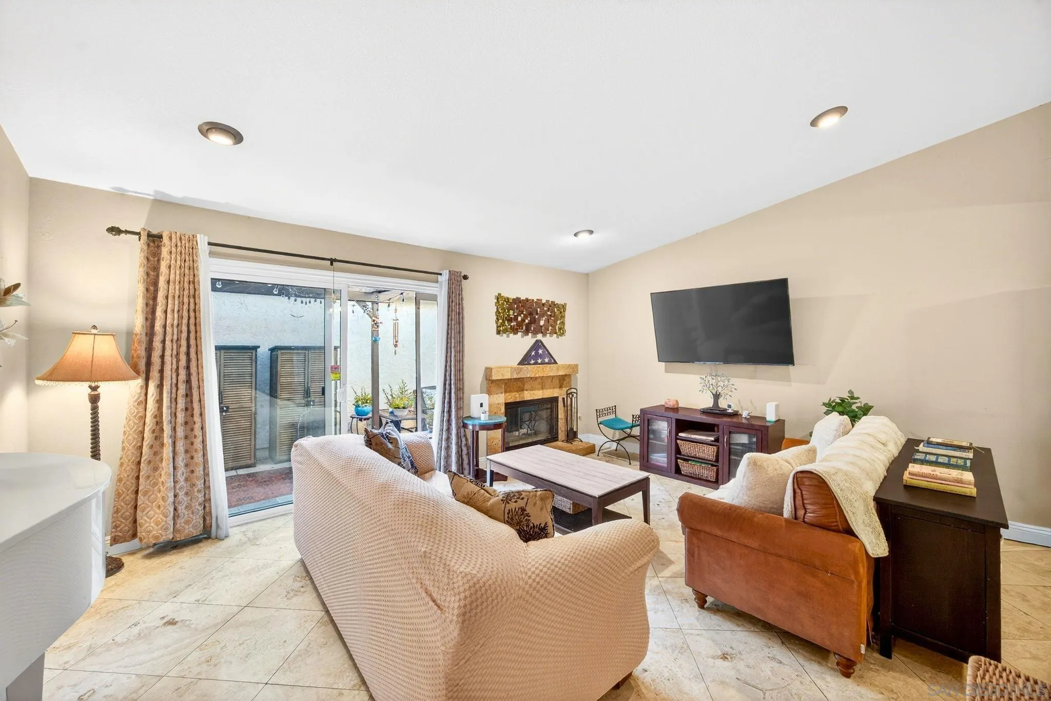 https://cdn.realtyfeed.com/cdn/127/260002730/84774cb5356b023b7eea402174d23fe8.webp