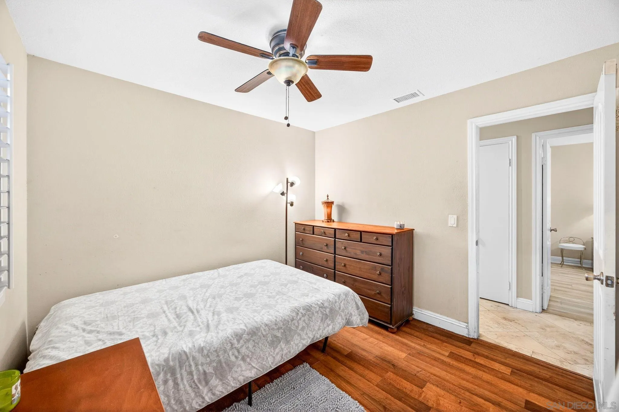 https://cdn.realtyfeed.com/cdn/127/260002730/d810820bdfb3b5c1bfd0e0383e803846.webp