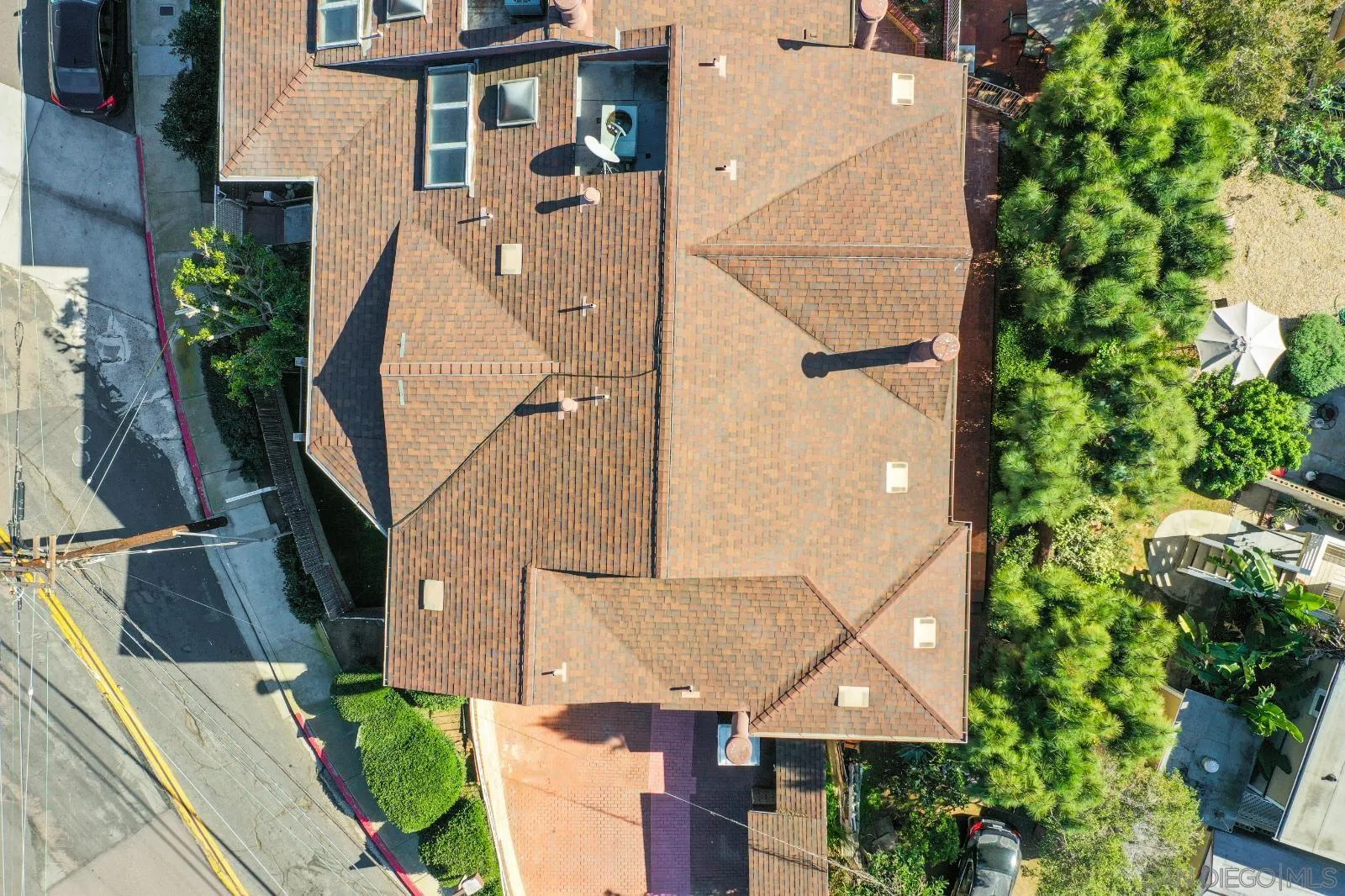 https://cdn.realtyfeed.com/cdn/127/260002746/2db88f63a32568aec861f10323a25128.webp