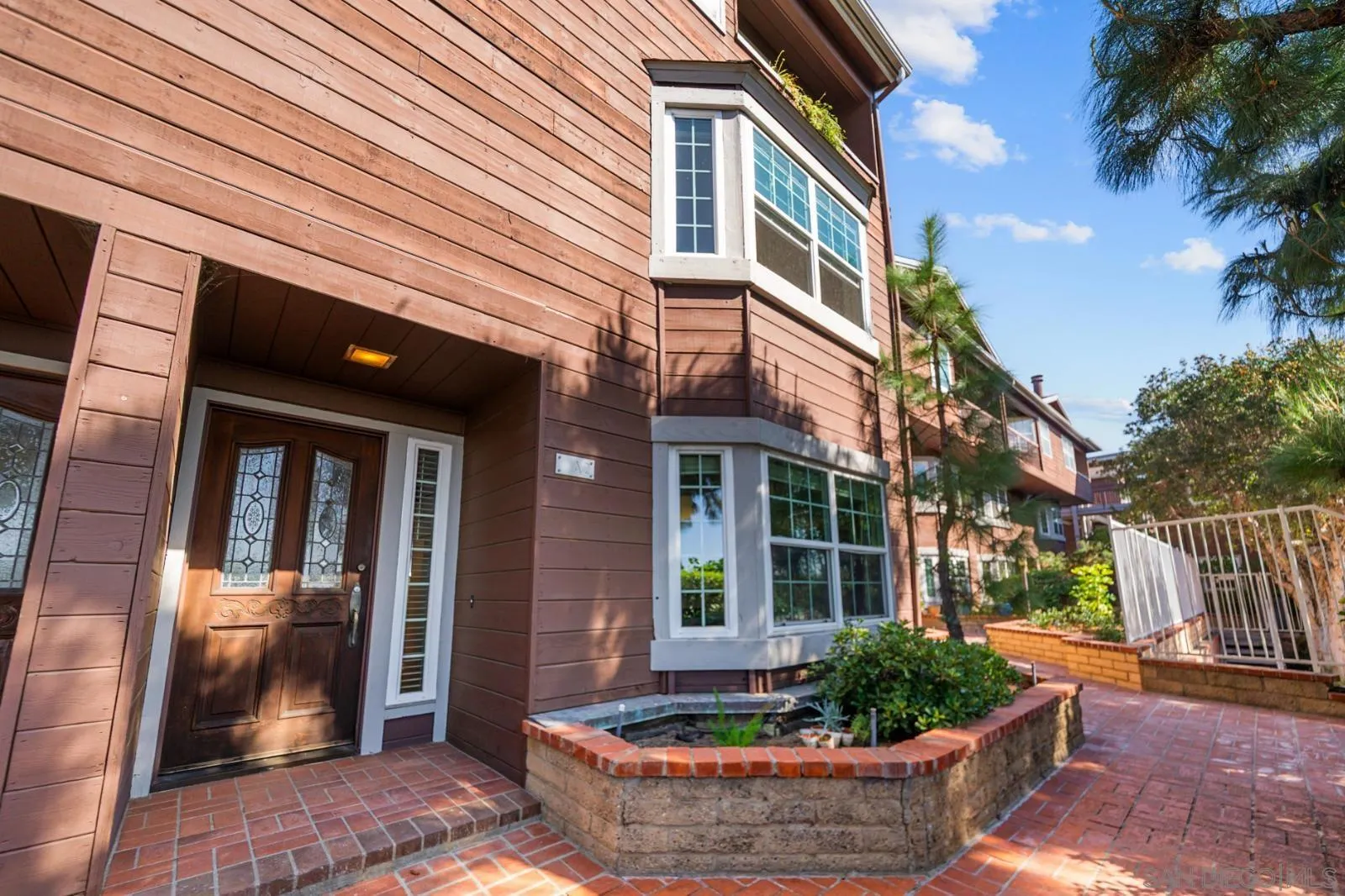 https://cdn.realtyfeed.com/cdn/127/260002746/657c5d21bd98a05102595acc9ac6fc78.webp