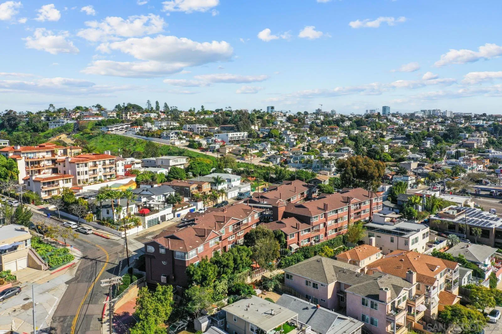 https://cdn.realtyfeed.com/cdn/127/260002746/68870140a0f365daf09981d27bb664c5.webp