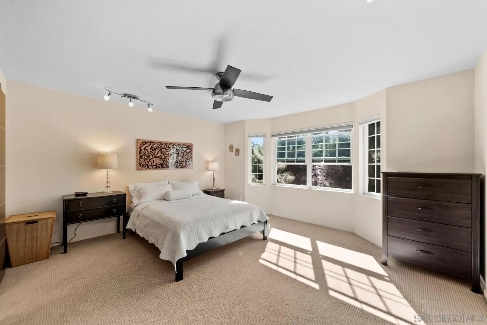 https://cdn.realtyfeed.com/cdn/127/260002746/9ff57a22355ce40f4d382cfda3591e05.webp