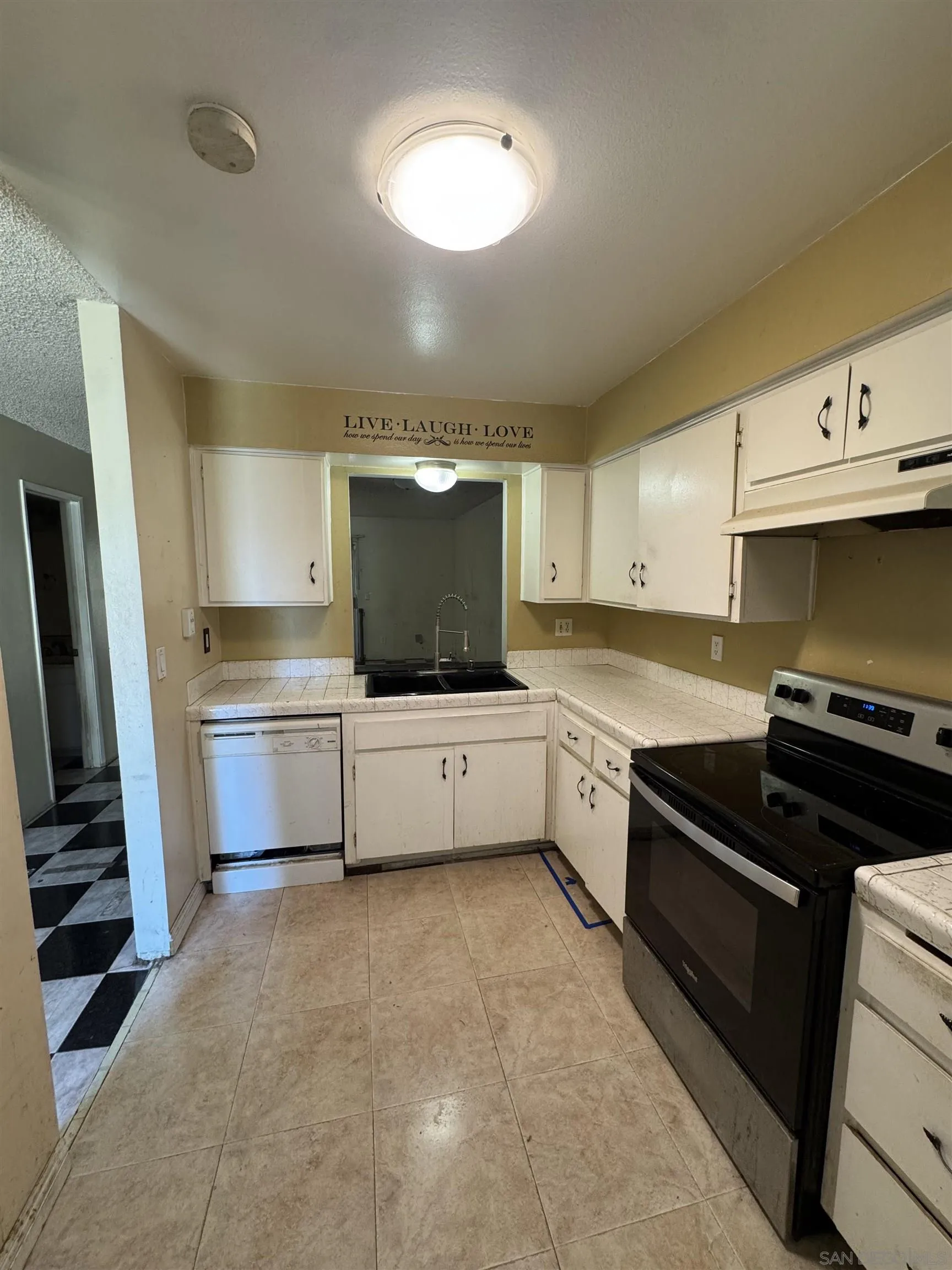 Photo #4: 260002747 Listing: Photo #4