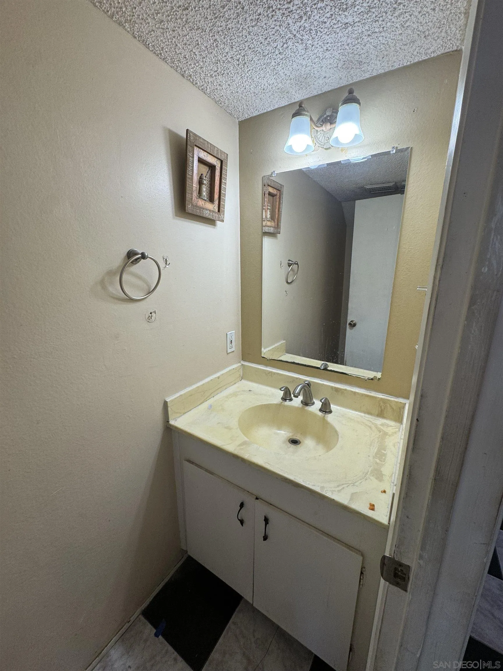 Photo #6: 260002747 Listing: Photo #6