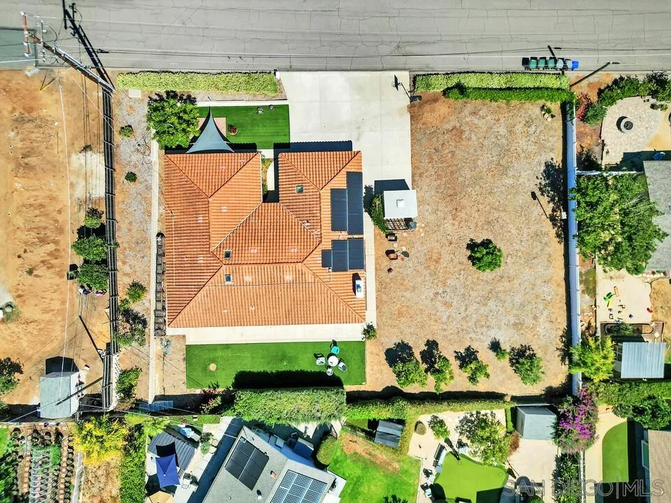 https://cdn.realtyfeed.com/cdn/127/260002748/8d744d8398b9a21a6c85592d686d225c.webp