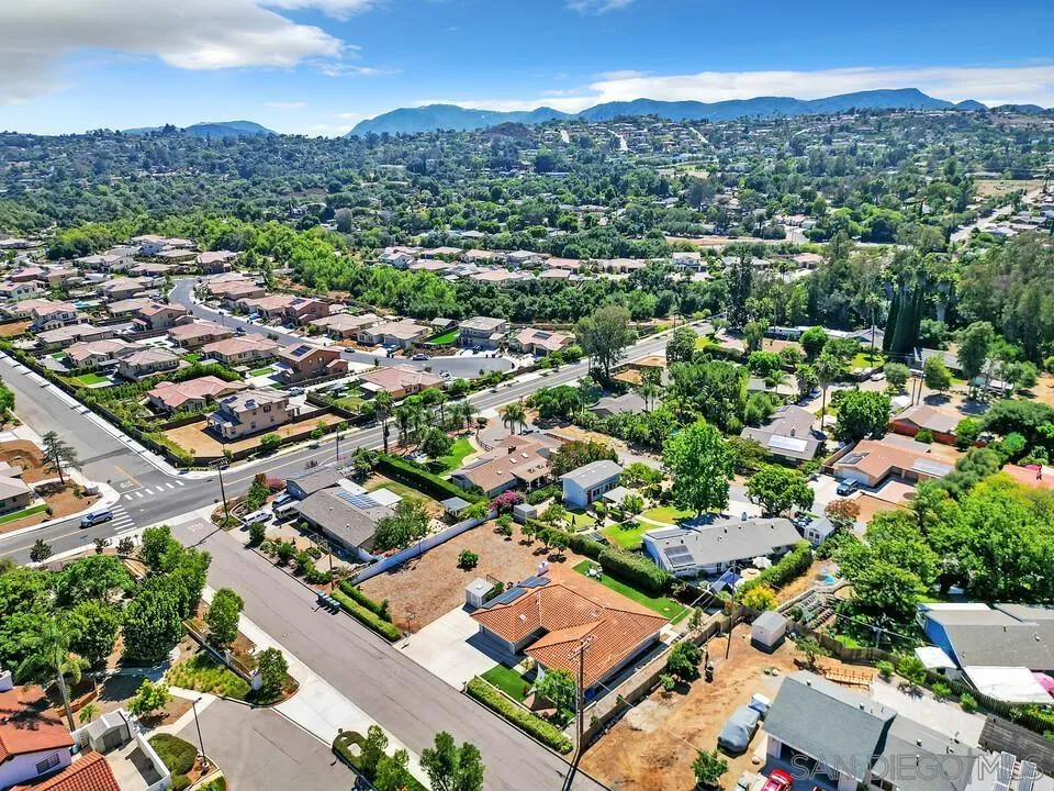 https://cdn.realtyfeed.com/cdn/127/260002748/94b3df18c0f9f7ad3dcb193820eaad54.webp